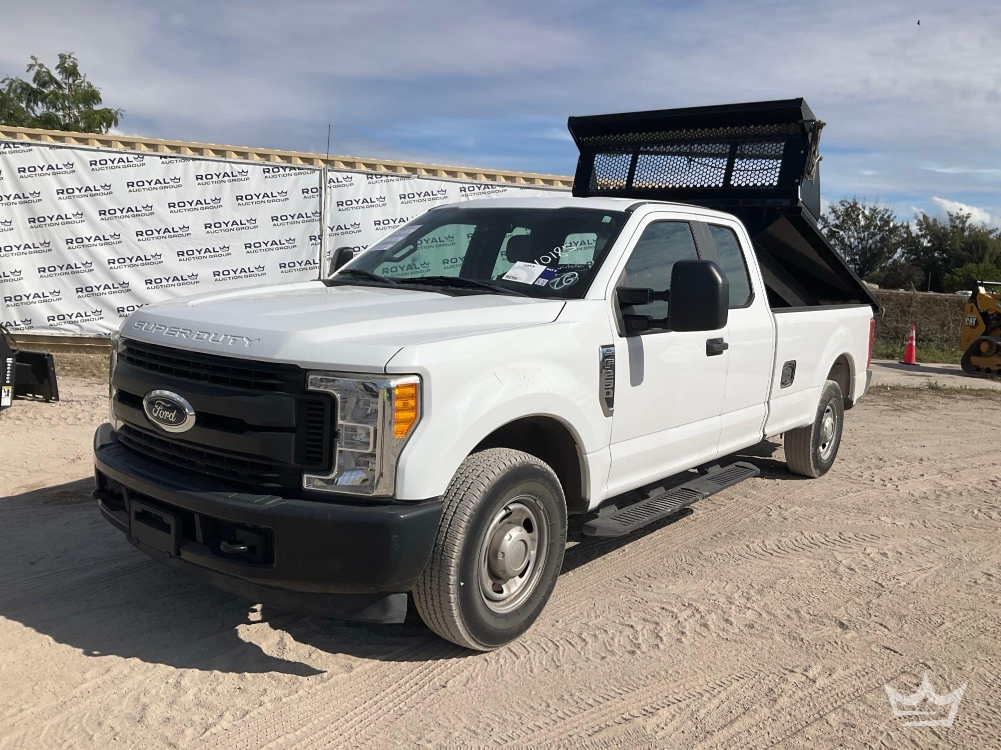 2017 Ford F-250 Dump Body (A61568)
