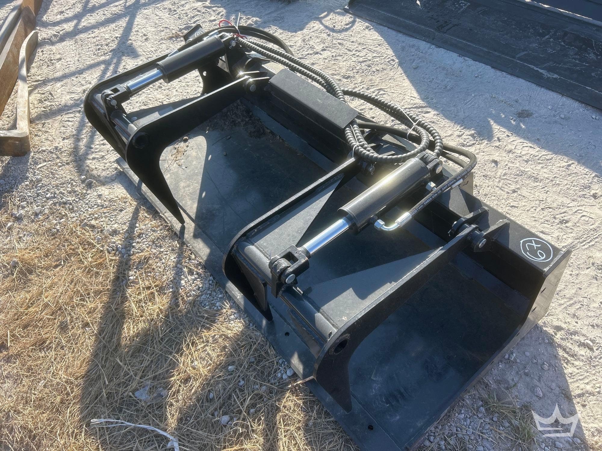 2025 GIYI GY-PG72C 72in Dual Cylinder Hydraulic Grapple Bucket Skid Steer Attachment (A64553)