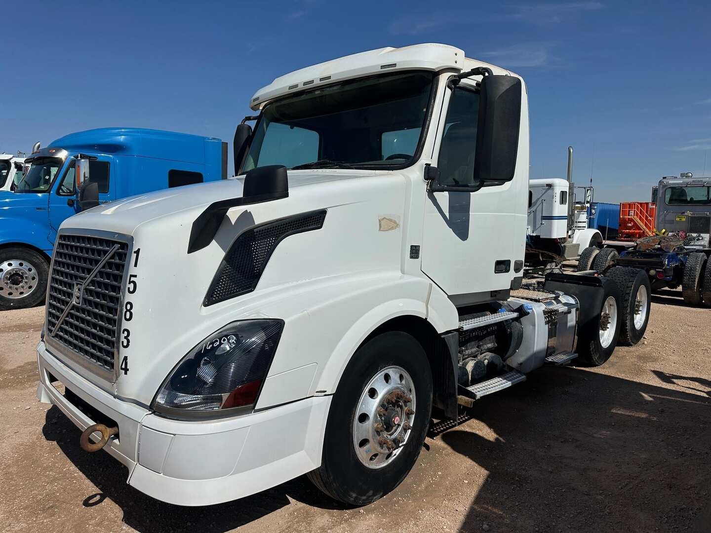 2014 VOLVO TRUCK VN SERIES (A48992)