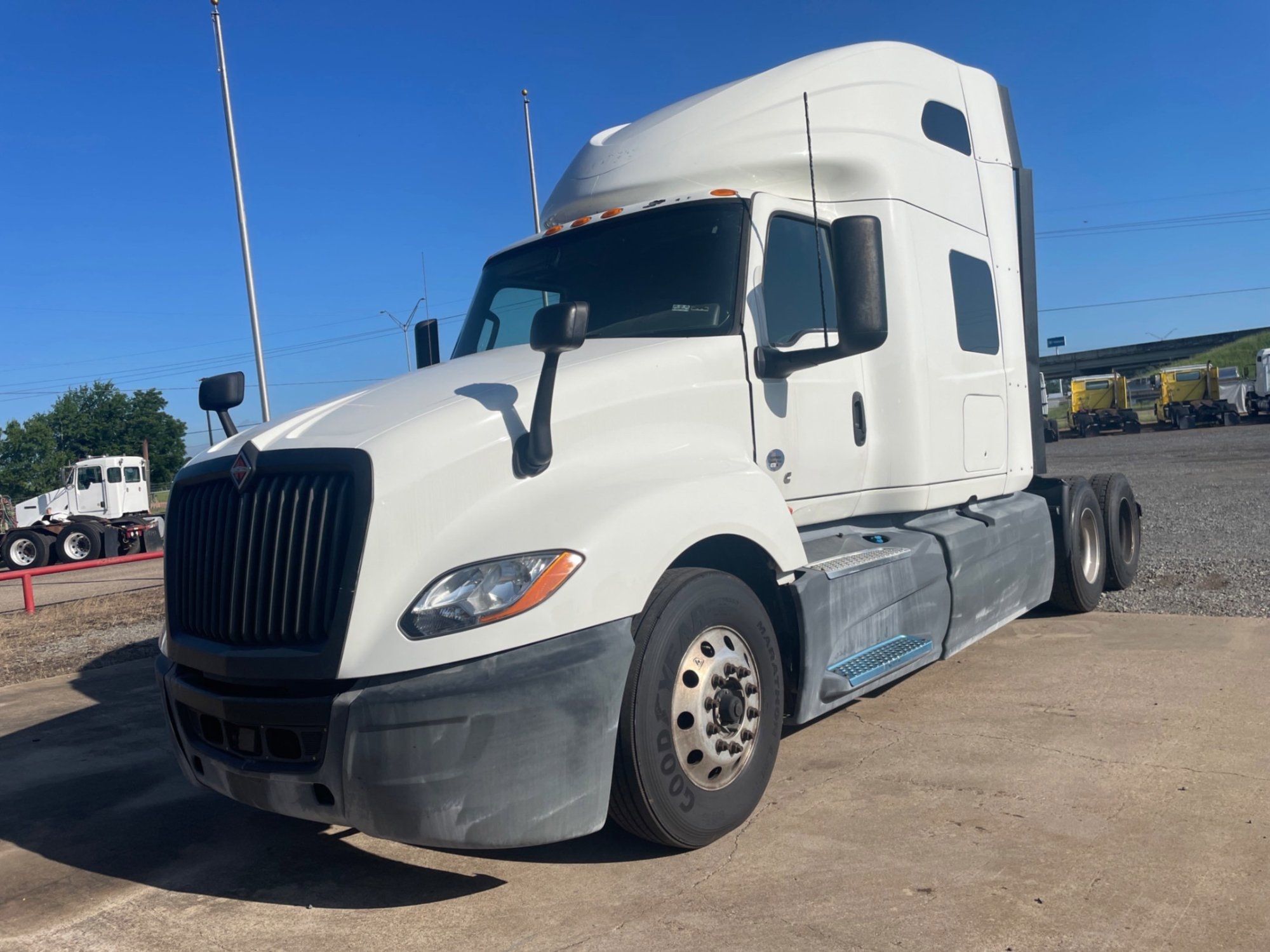 2020 INTERNATIONAL LT625 (A48992)