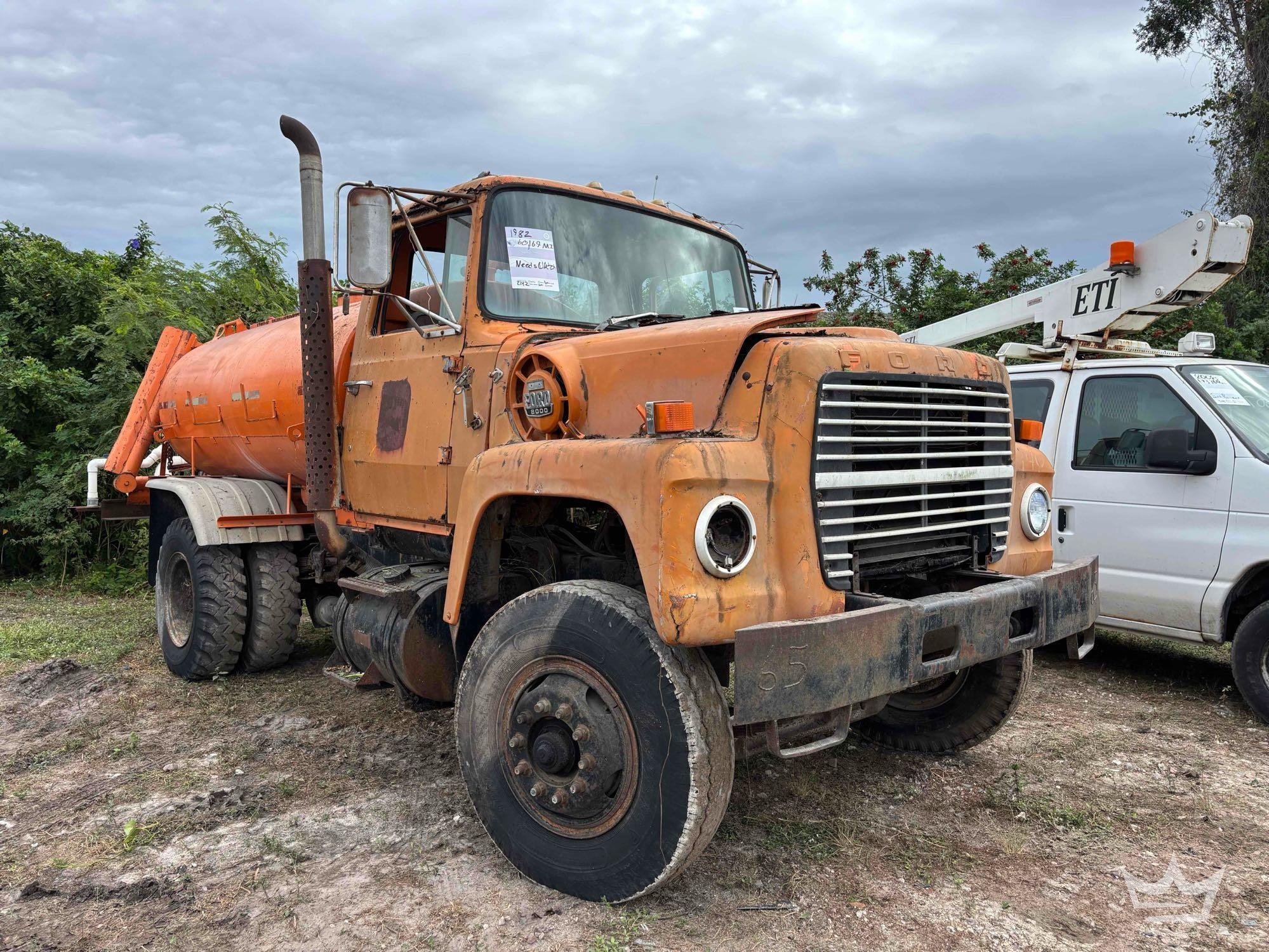 1983 Ford L8000 1,500 Gallon Water Truck (A56858)