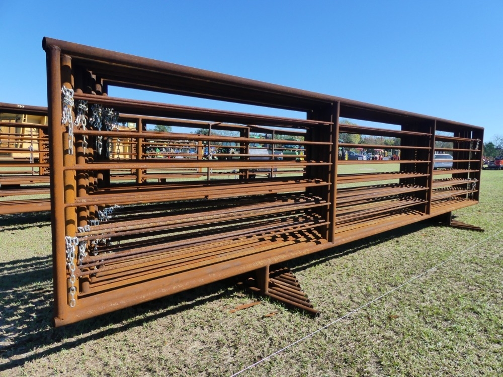 (10) 24' Free Standing Panels w/ 7'10" Gate (A56469)