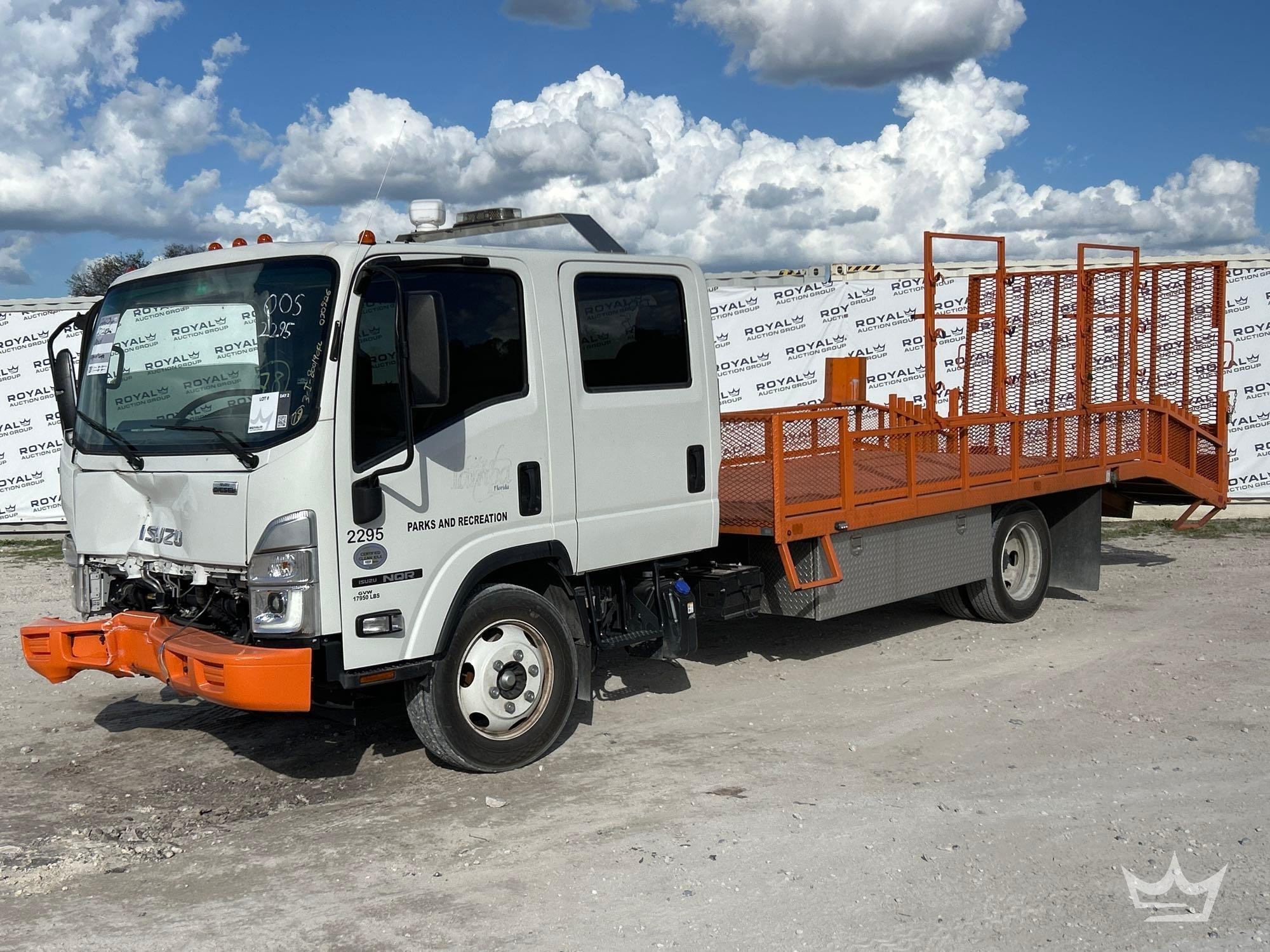 2023 Isuzu NRR Landscape Dovetail Flatbed Truck (A61573)