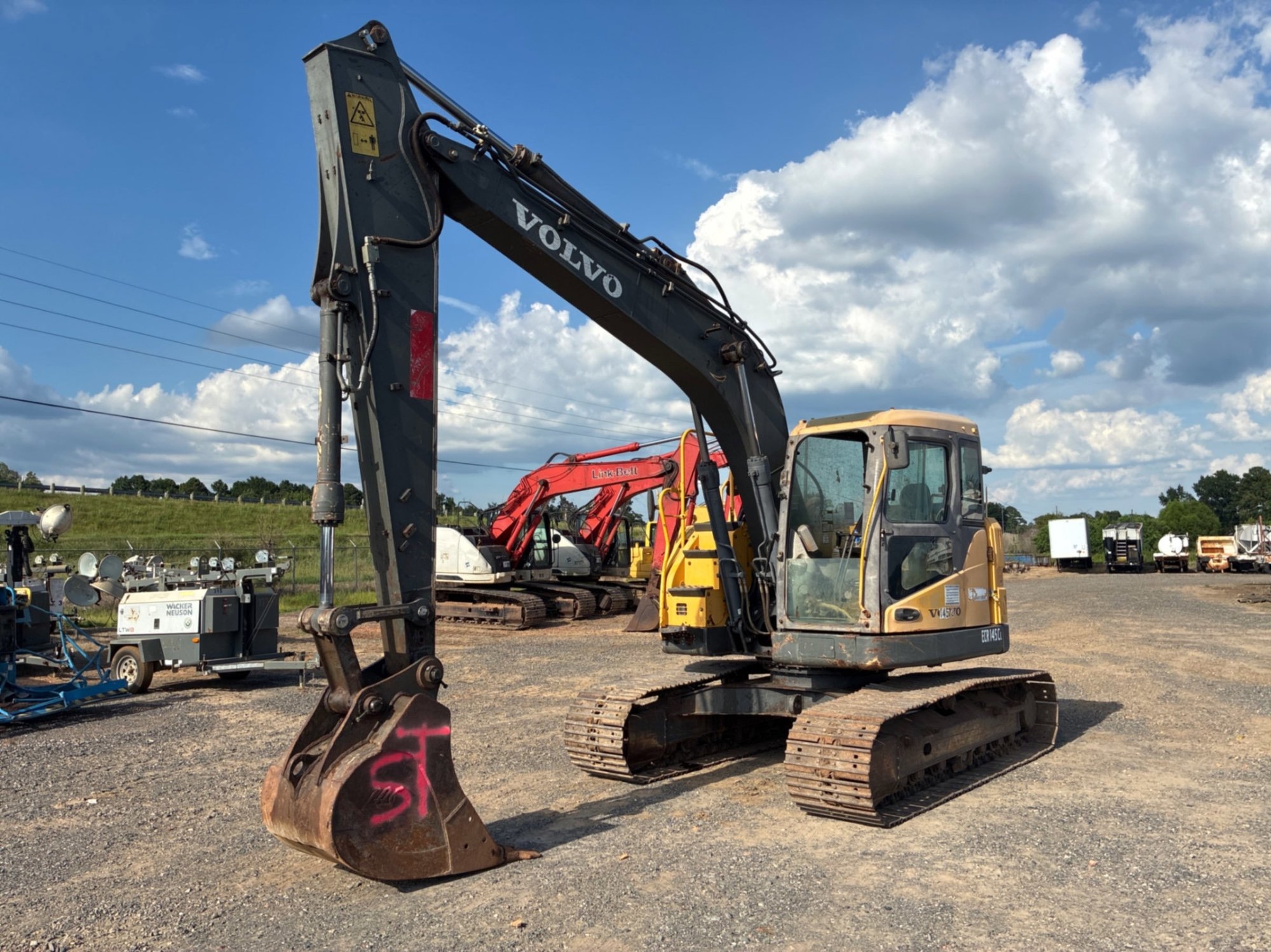 ECR145CL VOLVO EXCAVATOR (A50854)