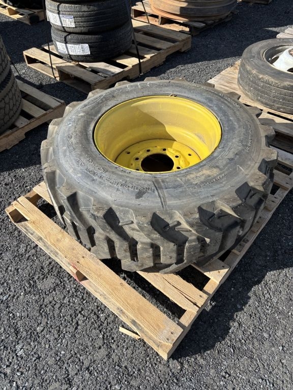 15-19.5 Tire and Wheel (A68134)