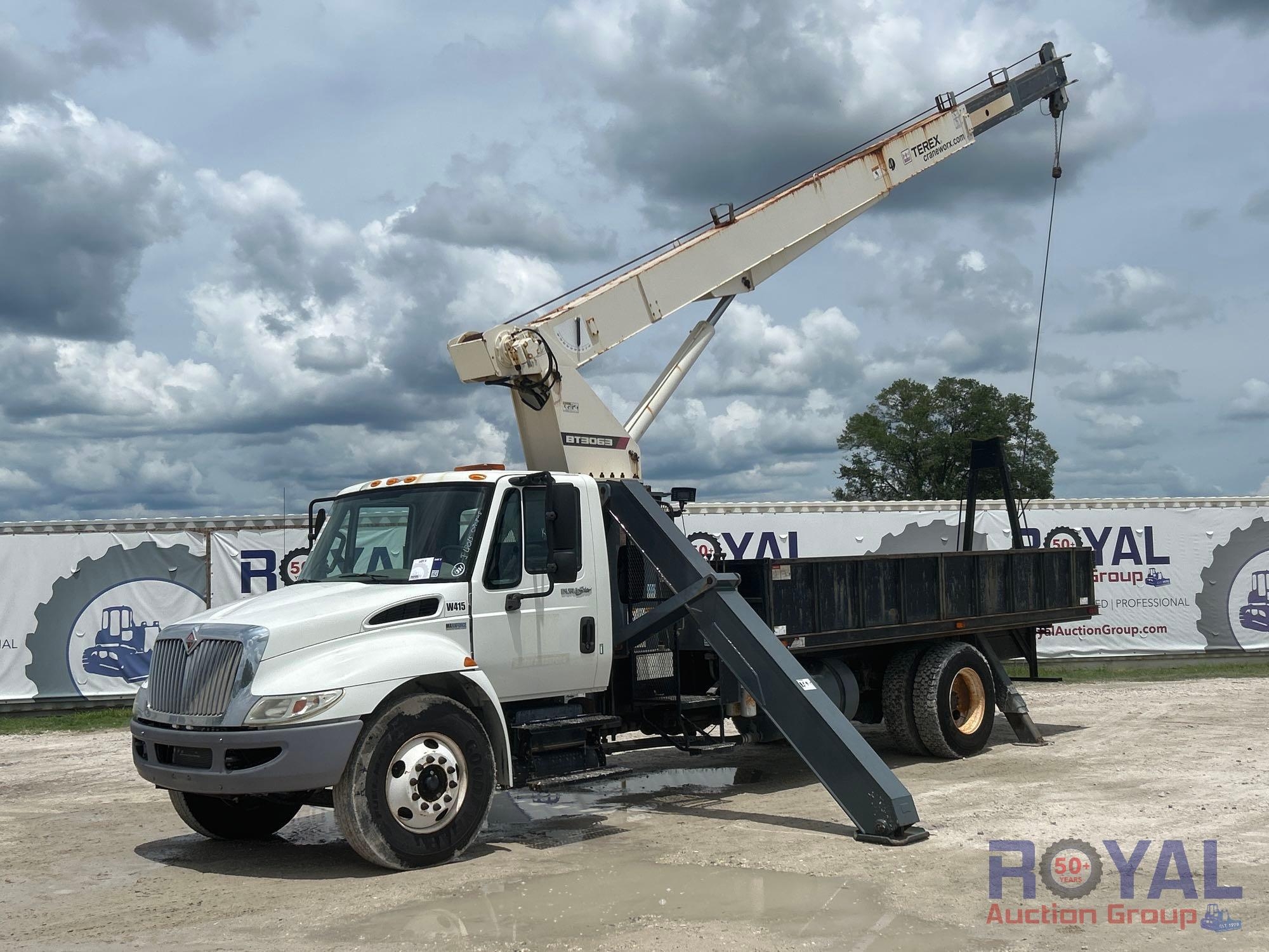 2014 International DuraStar 4300 Terex BT3063 30,000lb 63ft Crane Truck (A48081)