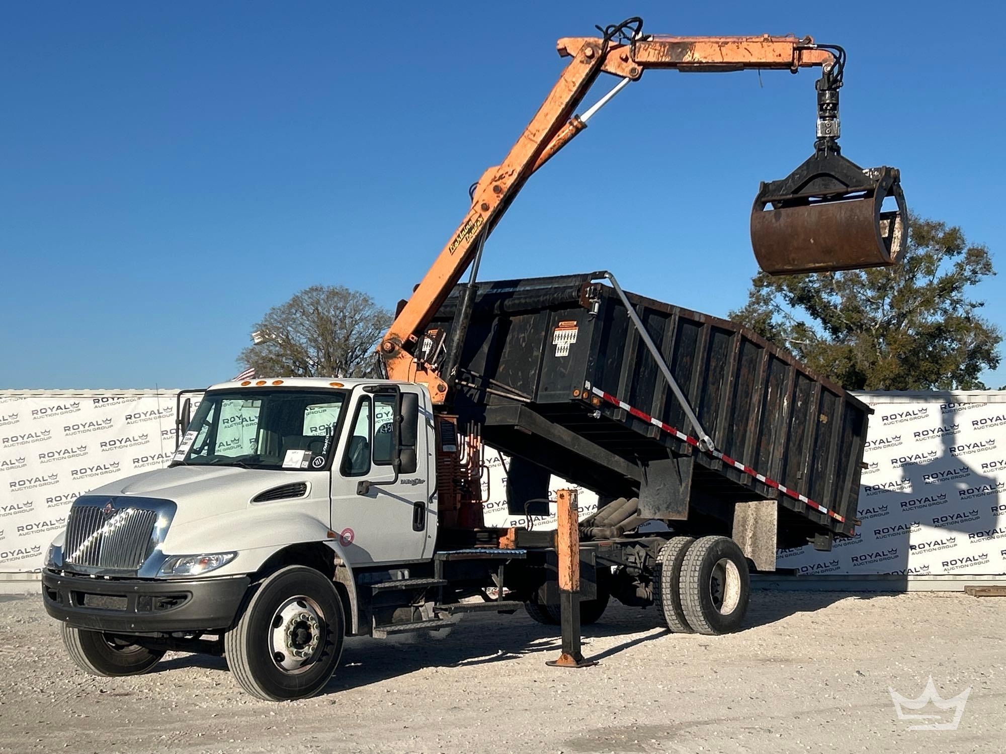 2011 International DuraStar 4300 Petersen TL3 Forestry Grapple Truck (A61568)