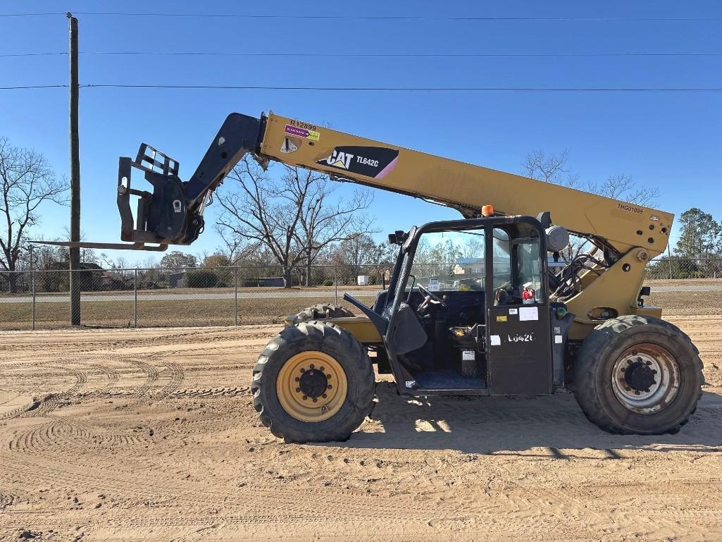 2014 CATERPILLAR TL642C TELESCOPIC FORKLIFT (A62129)