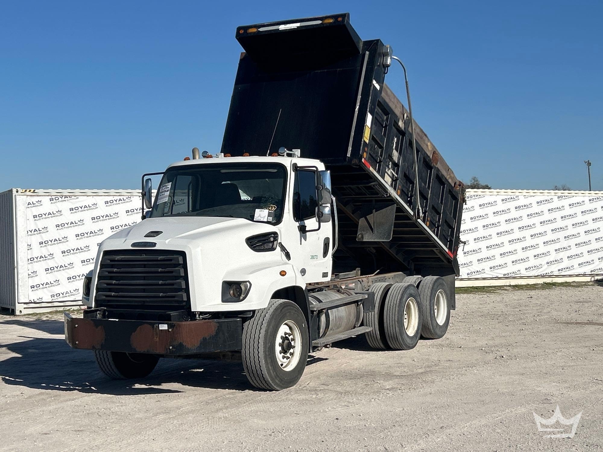 2014 Freightliner 114SD T/A Dump Truck (A61573)