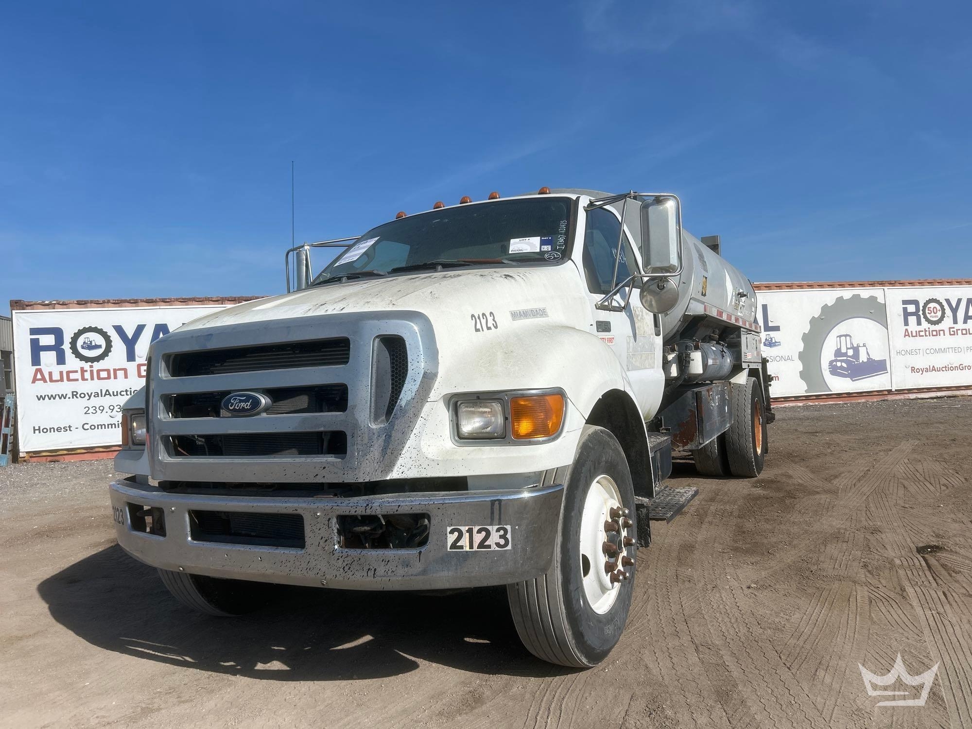 2011 Ford F-750 Etnyre 2,000 Gallon Asphalt Distributor Truck (A56858)
