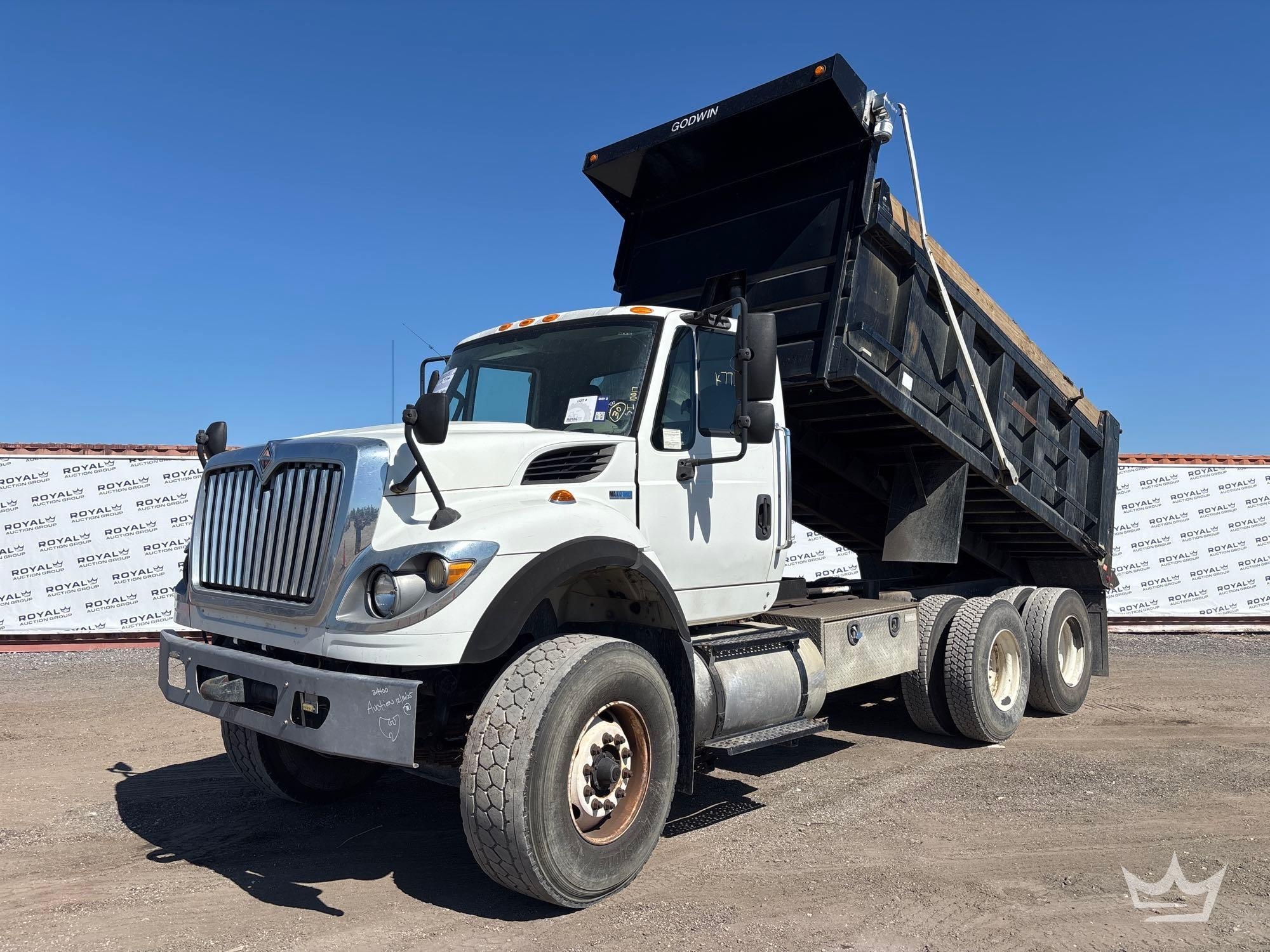2015 International WorkStar 7500 T/A Dump Truck (A61573)
