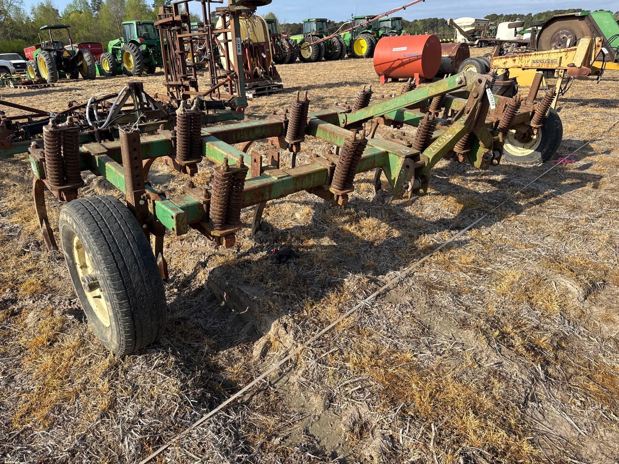 KMC 13 SHANK H.C. CHISEL PLOW, 3PT (A64278)