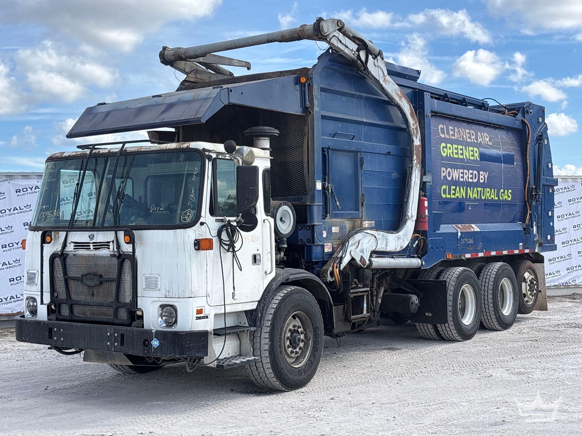 2017 Autocar Xpeditor T/A Heil V-161 Front Loader Garbage Truck (A61568)