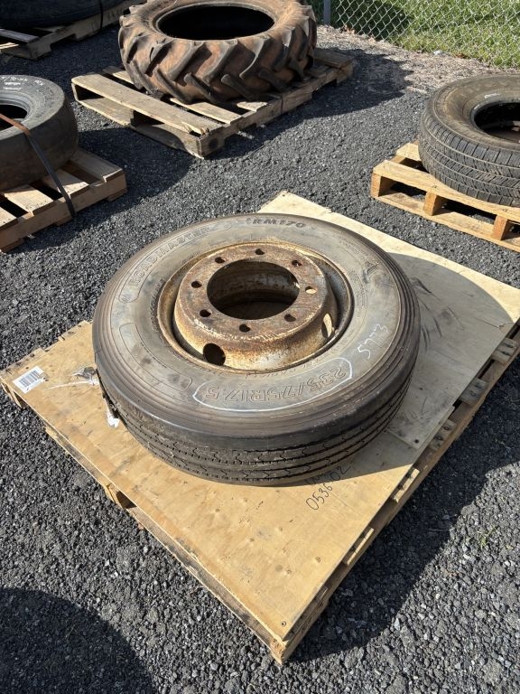 235/75R17.5 Tire and Wheel (A68134)