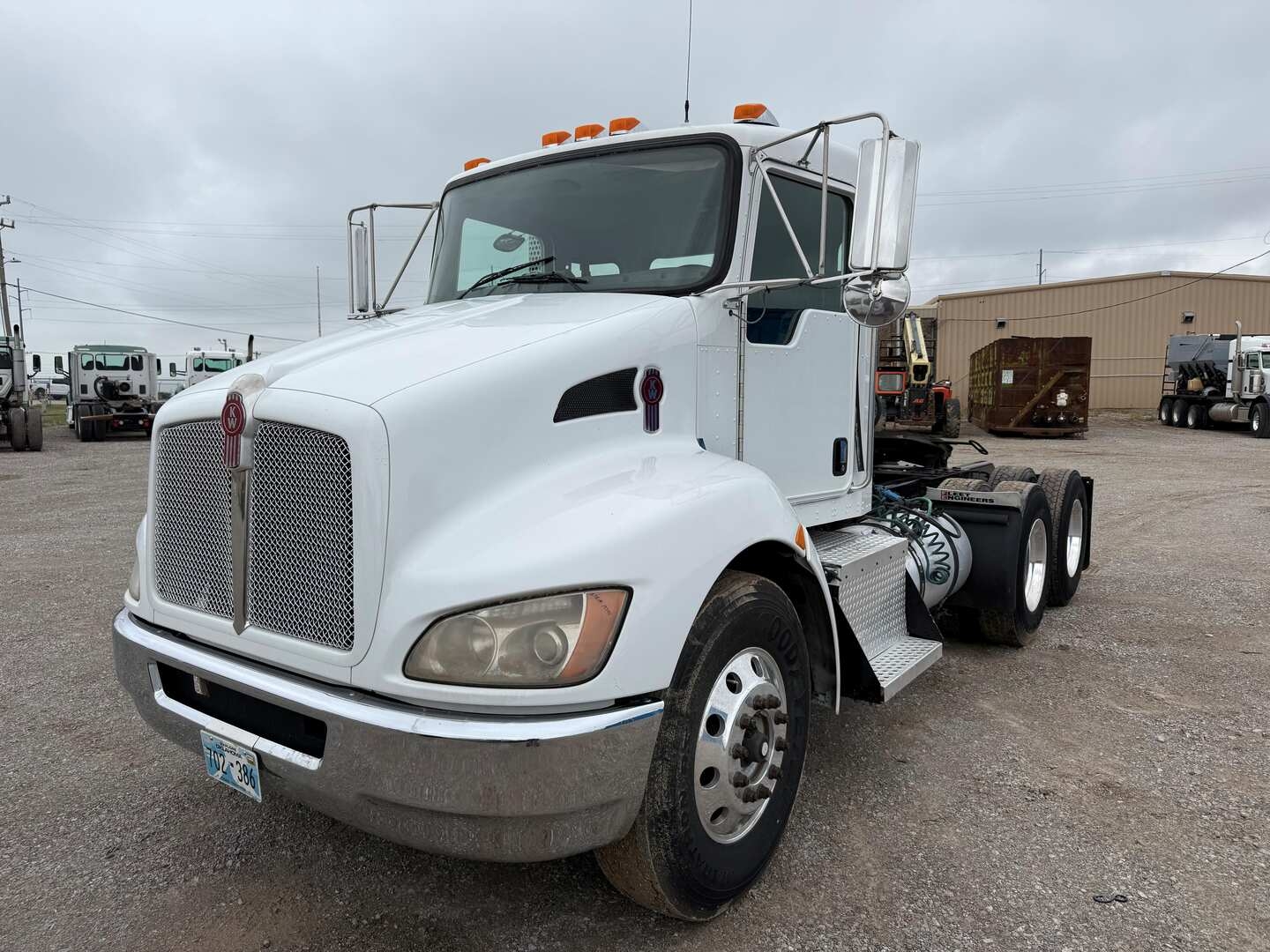 2011 KENWORTH T370 (A55745)