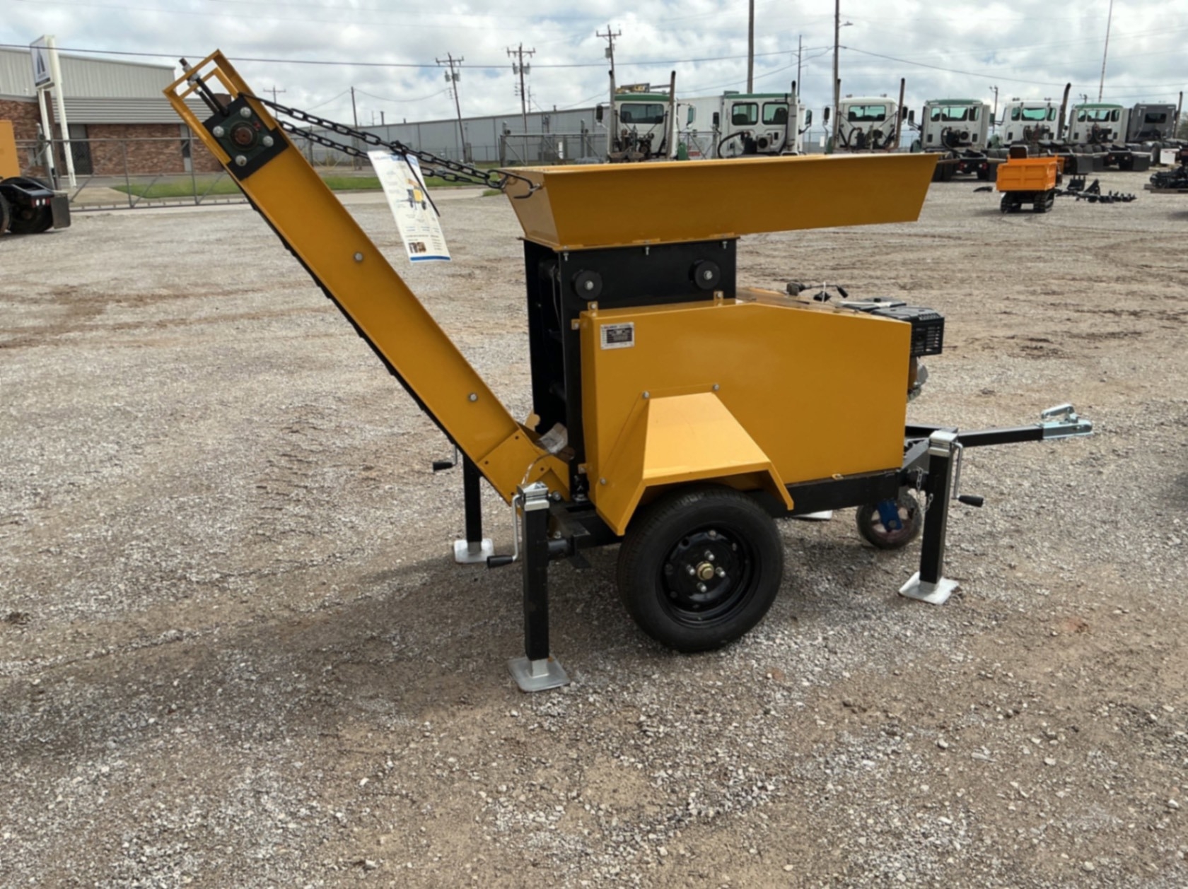 2025 SDLANCH TRAILED CRUSHER (A58214)