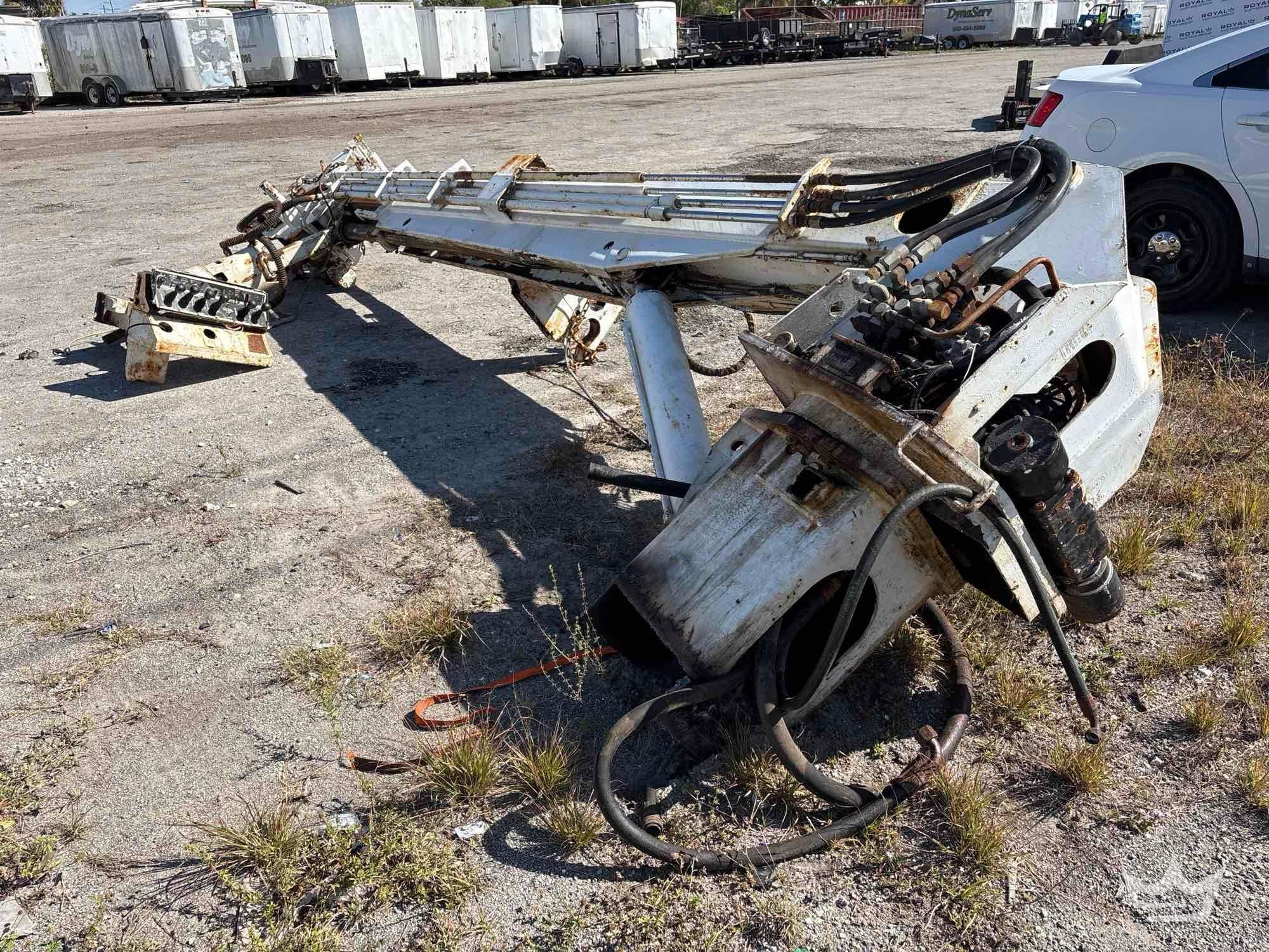 Altec Digger Derrick Hydraulic Boom (A61573)