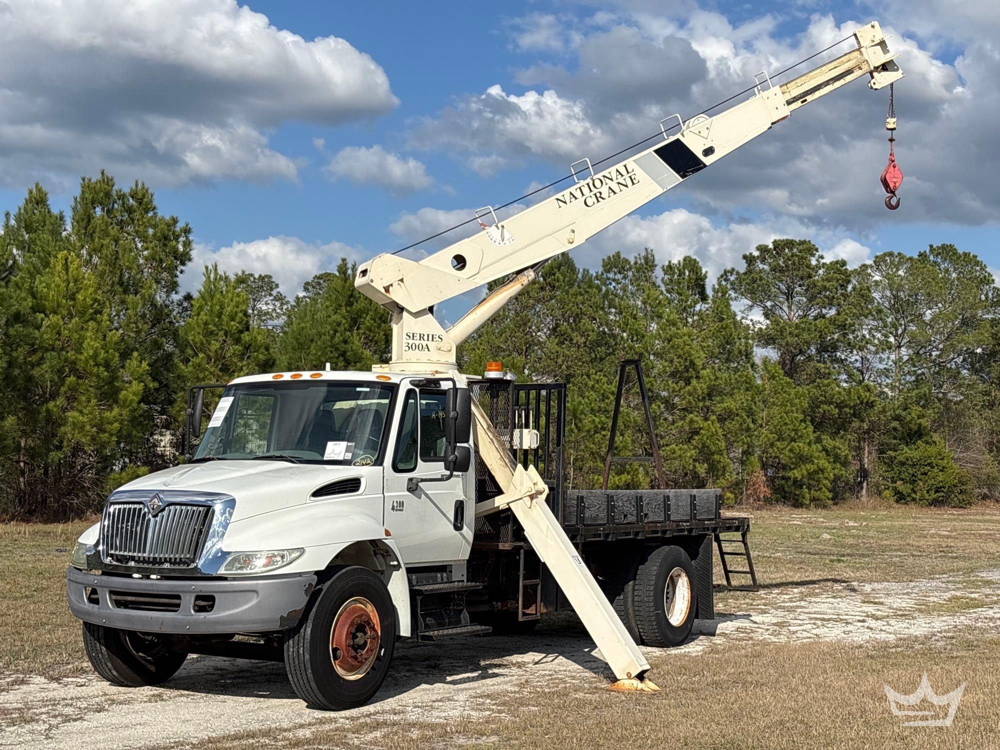 2003 International 4300 National Crane 326A 7 Ton Straight Boom Crane Truck (A61573)