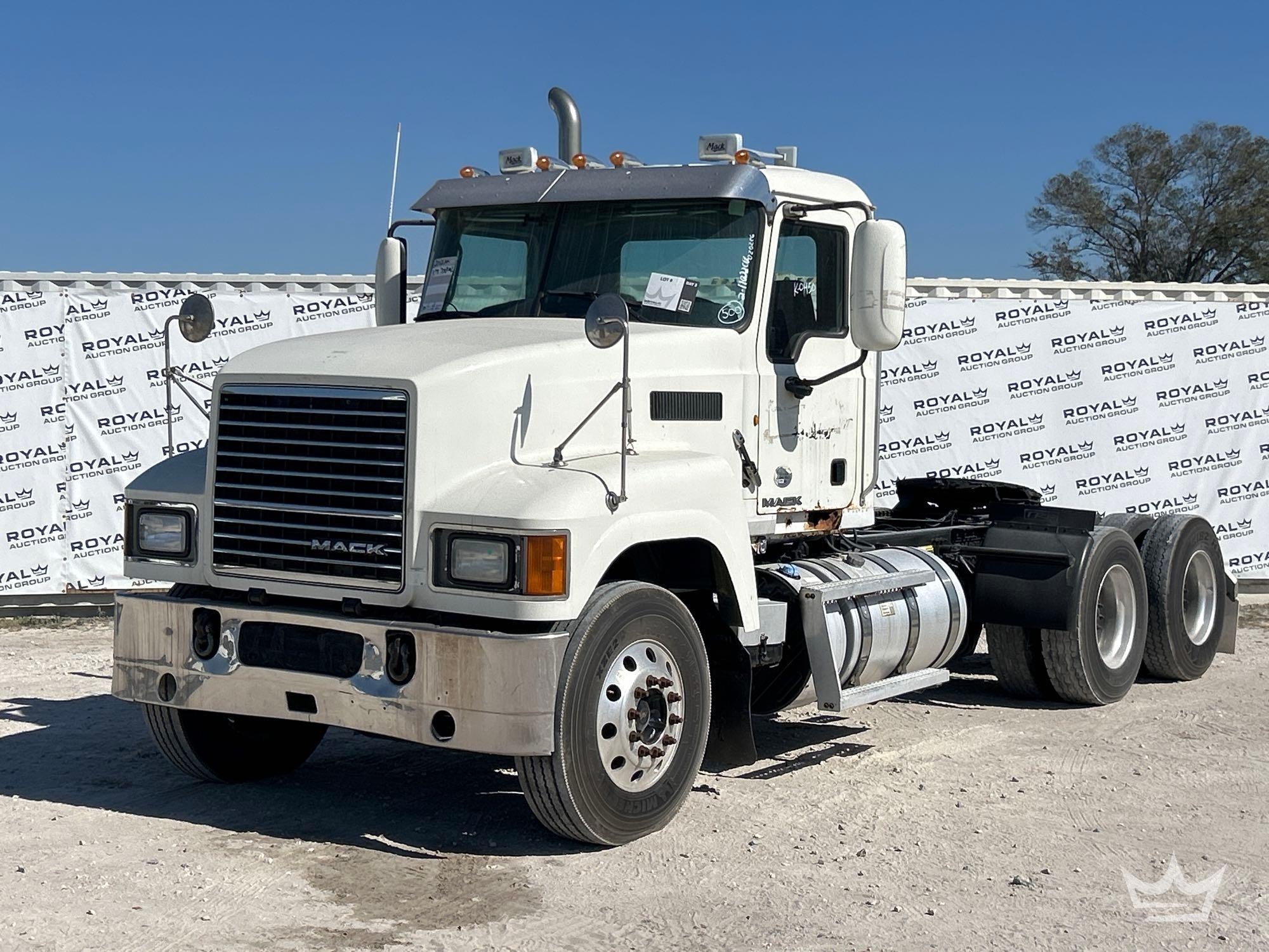 2012 Mack CHU613 T/A Wet Kit Day Cab Truck Tractor (A61568)