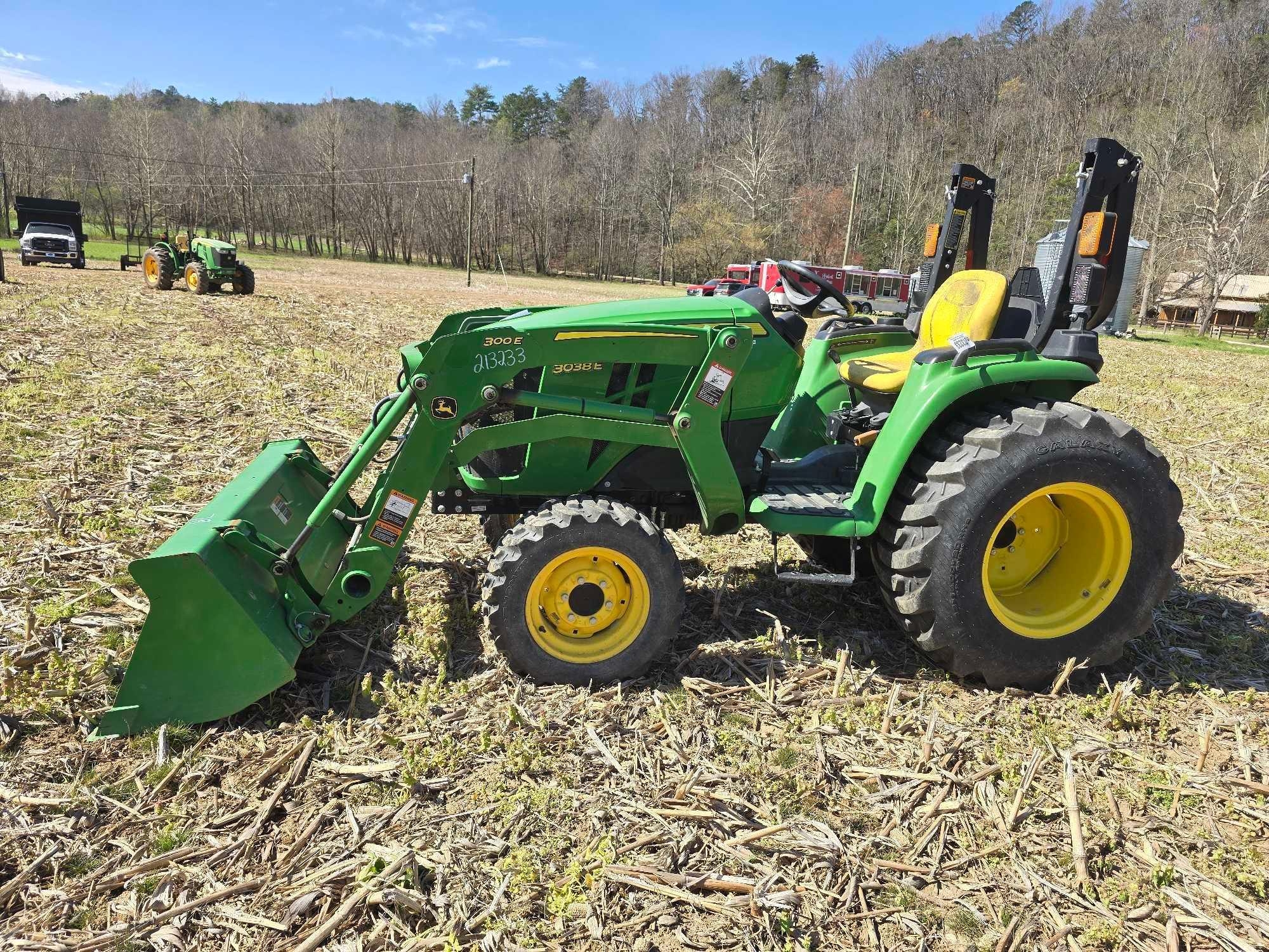 JOHN DEERE 3038E TRACTOR (A64277)
