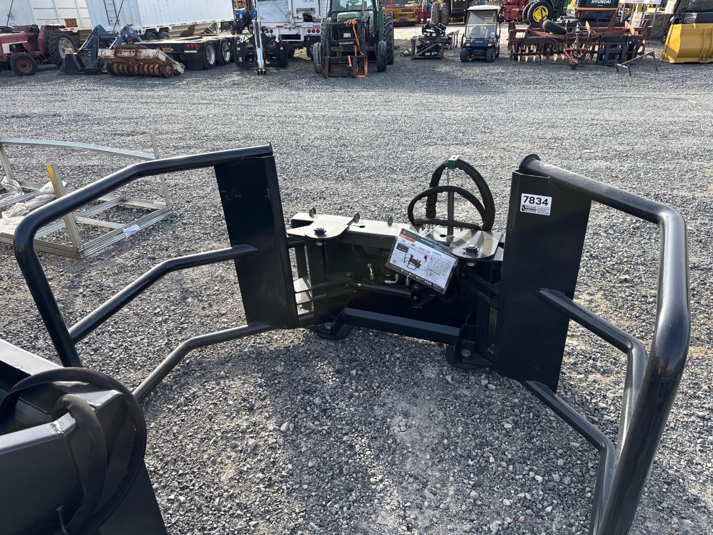 Wolverine Hydraulic Bale Squeeze (A64047)