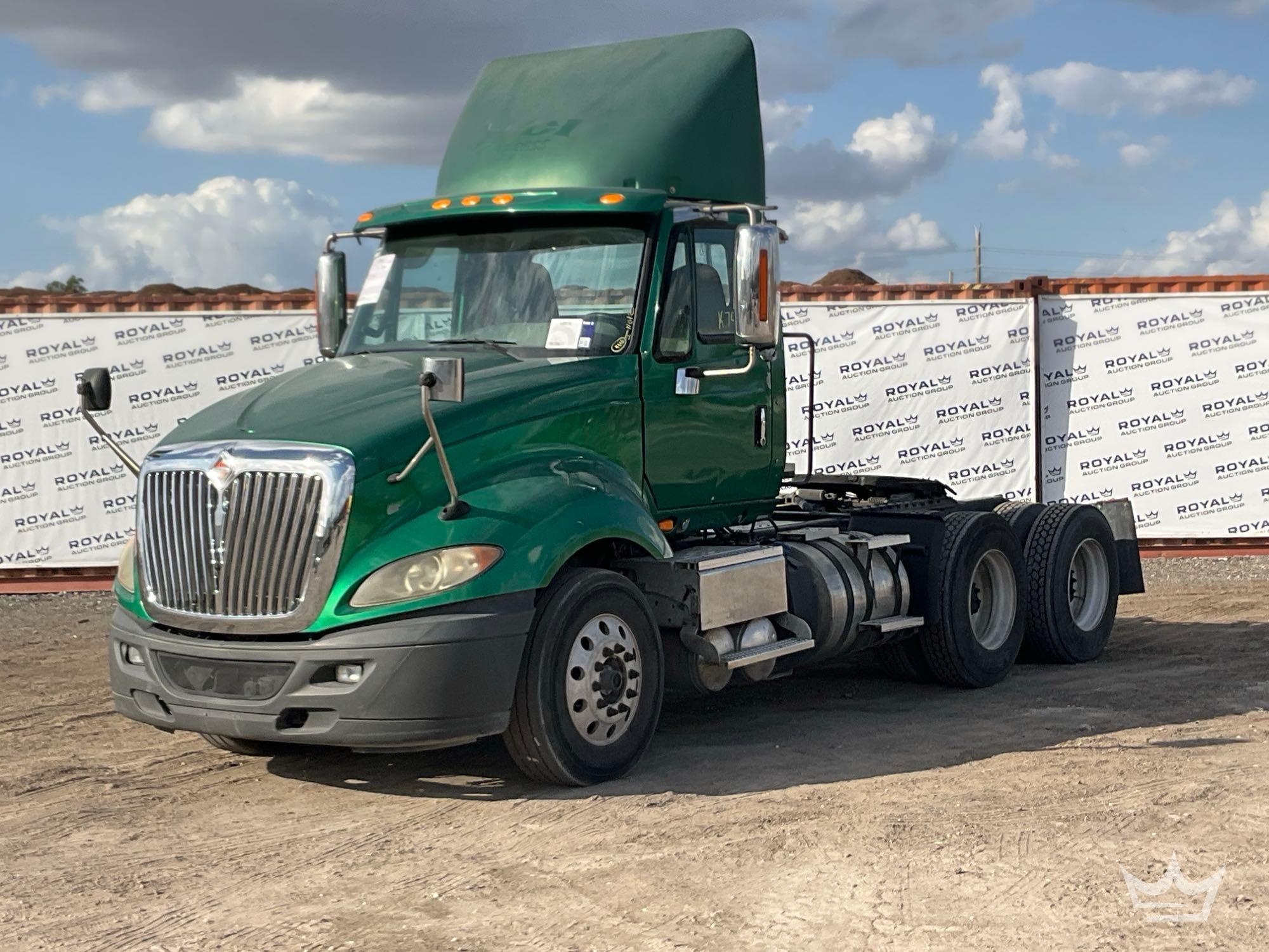 2015 International ProStar T/A Wet Kit Day Cab Truck Tractor (A61573)