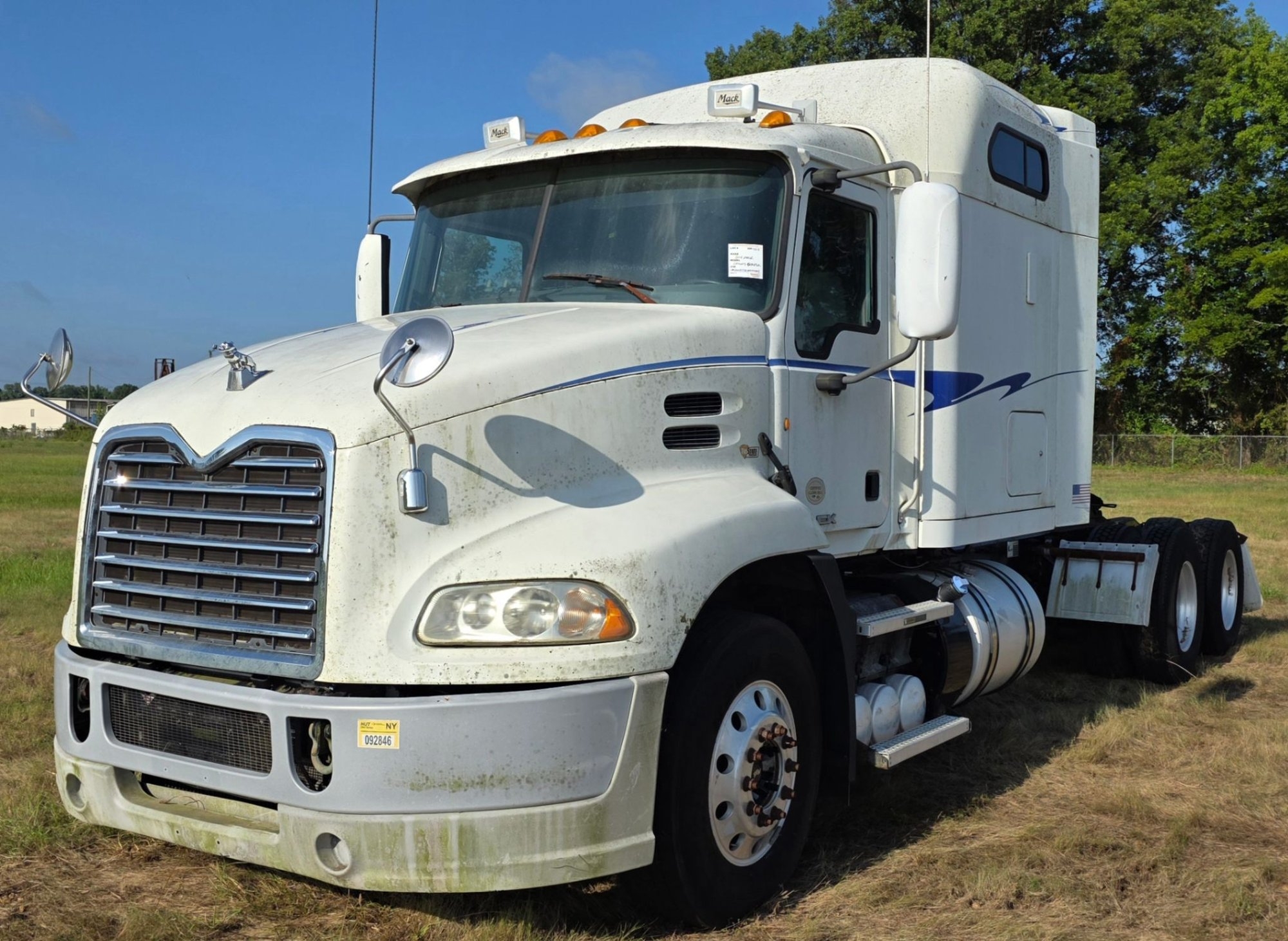 2014 MACK CZU613 MID-ROOF SLEEPER (A50854)