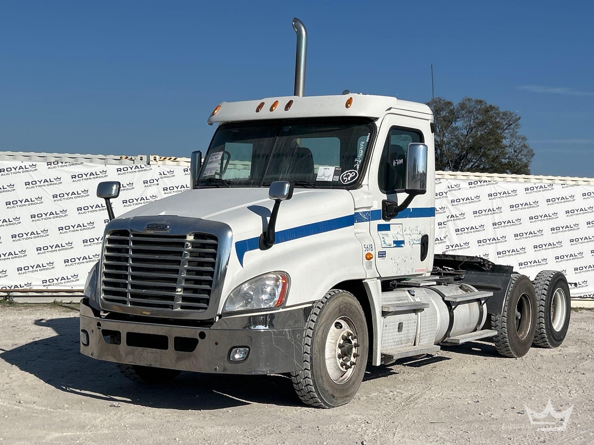 2013 Freightliner Cascadia 125 T/A Day Cab Truck Tractor (A61573)