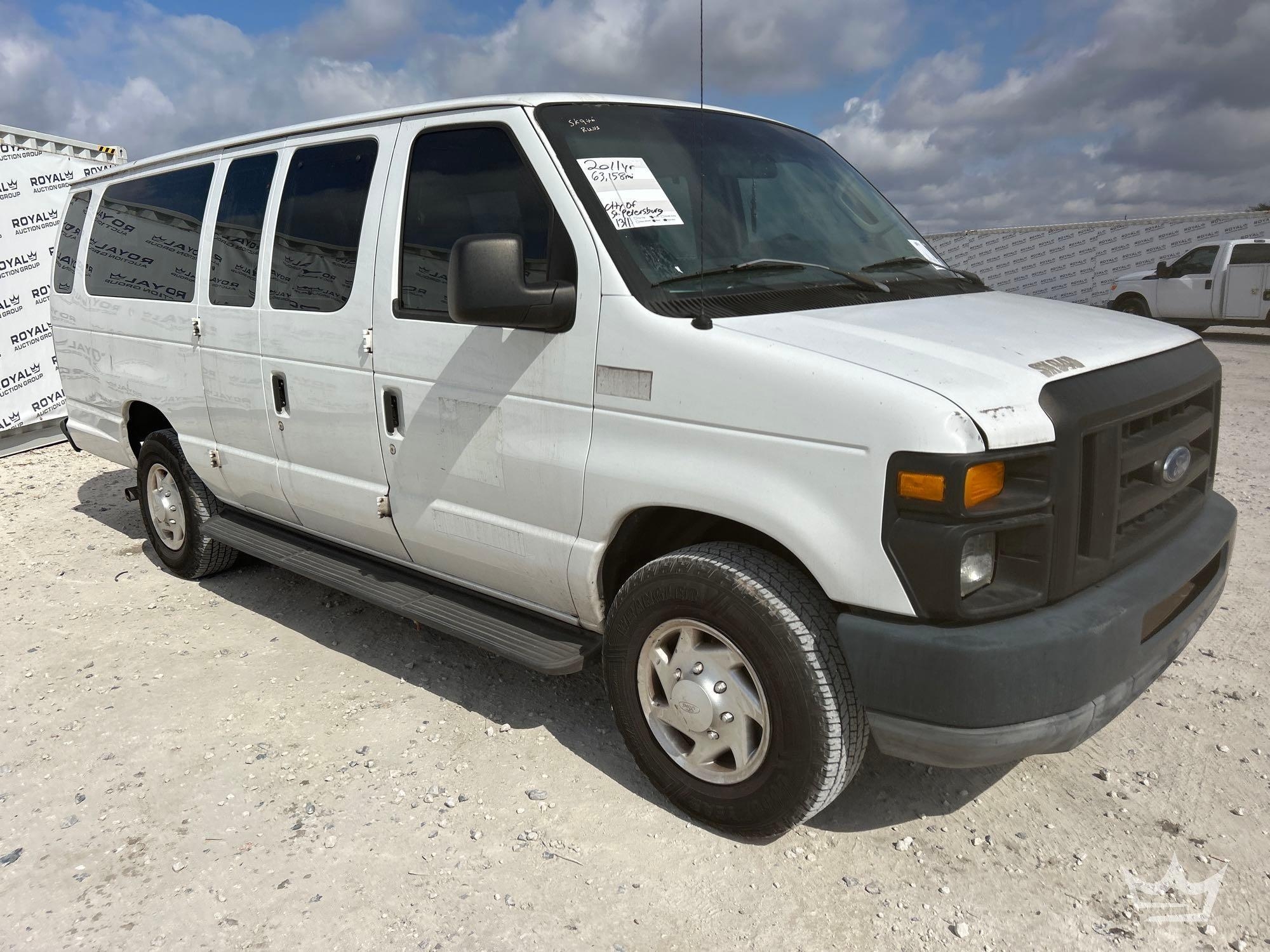 2011 Ford E-350 Passenger Van (A61573)