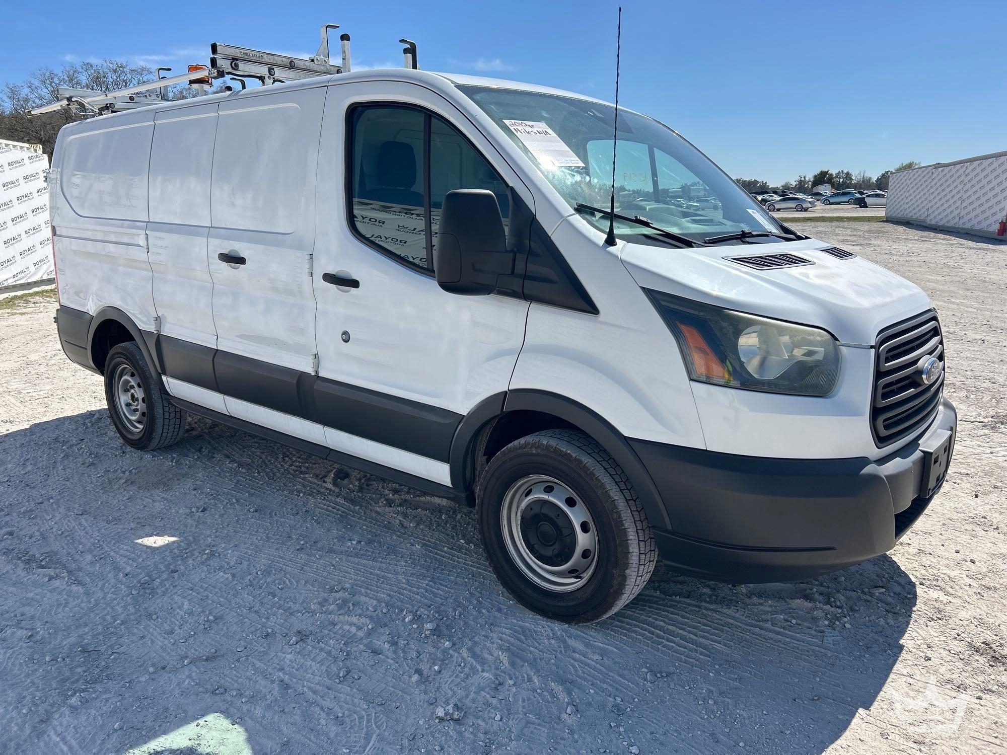 2015 Ford Transit 250 Cargo Van (A61573)