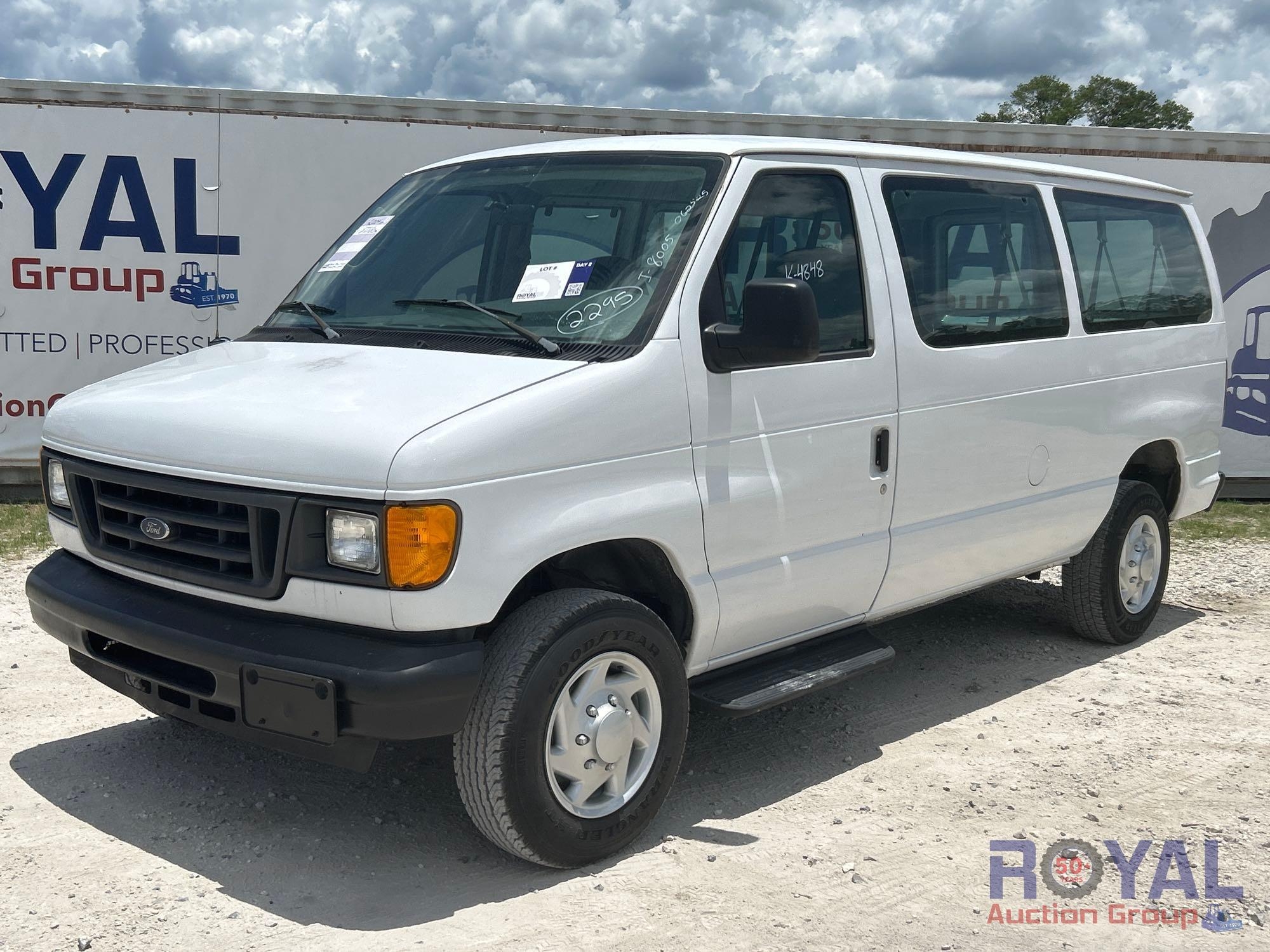 2004 Ford E-350 Super Duty Cargo Van (A48081)