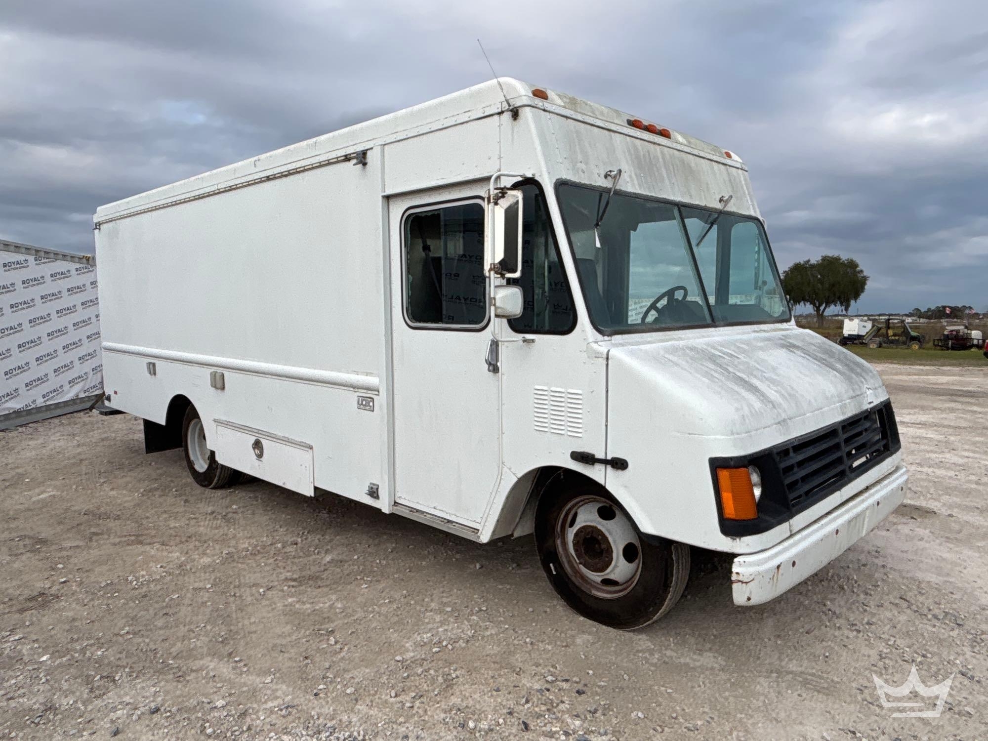 2001 Workhorse Custom Chassis P42 Delivery Truck (A59230)