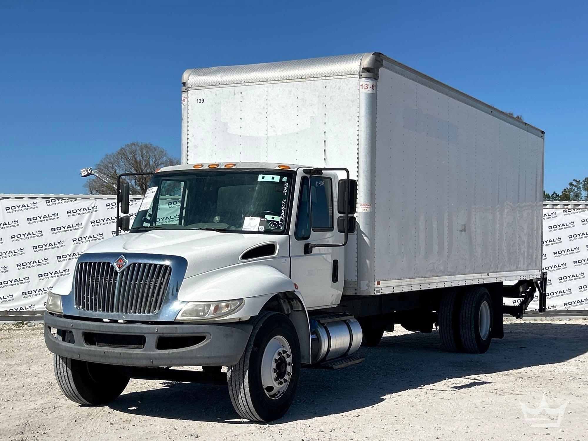 2018 International DuraStar 4300 26ft. Box Truck (A61568)