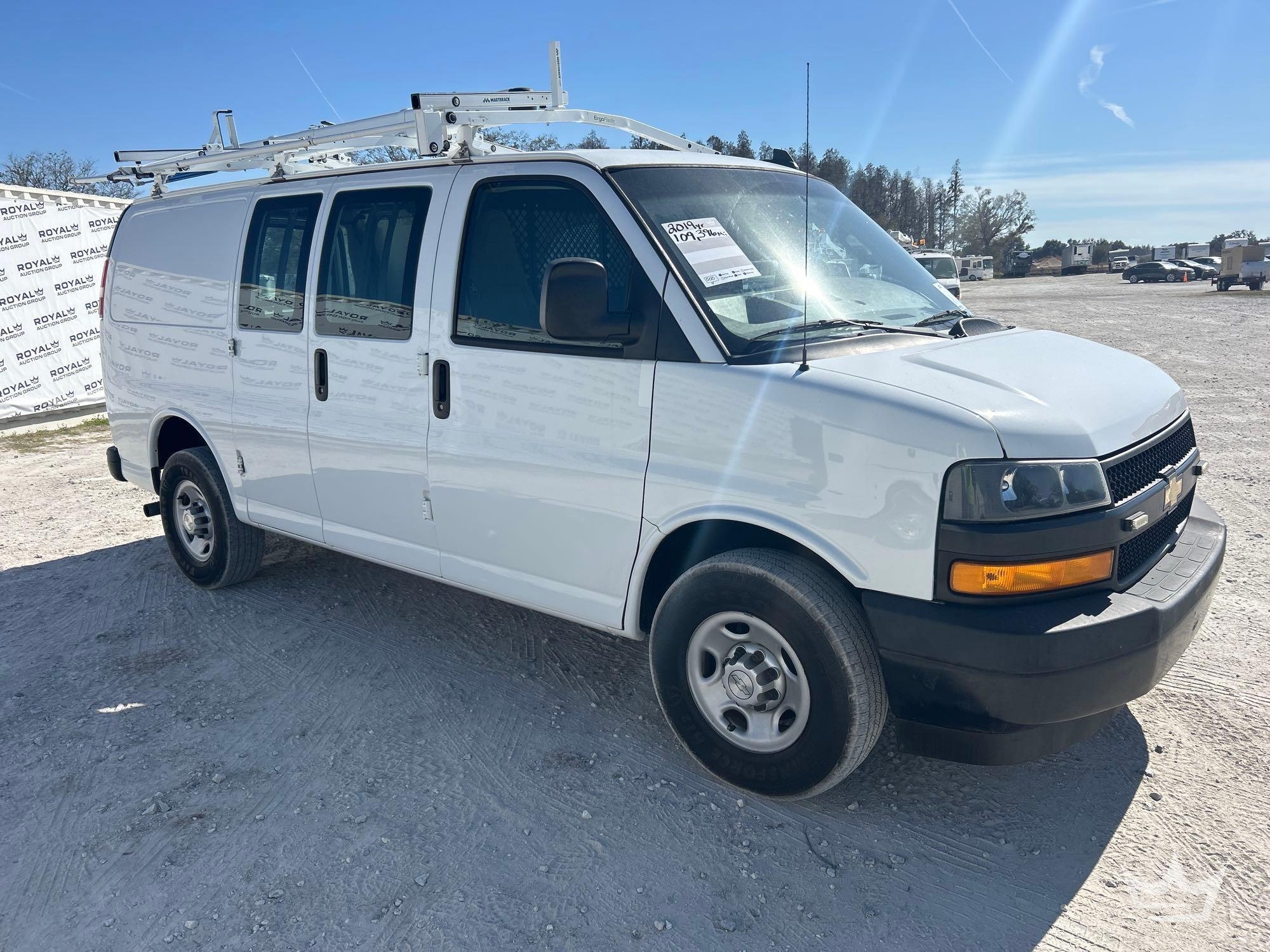 2019 Chevrolet Express 2500 Cargo Van (A61573)