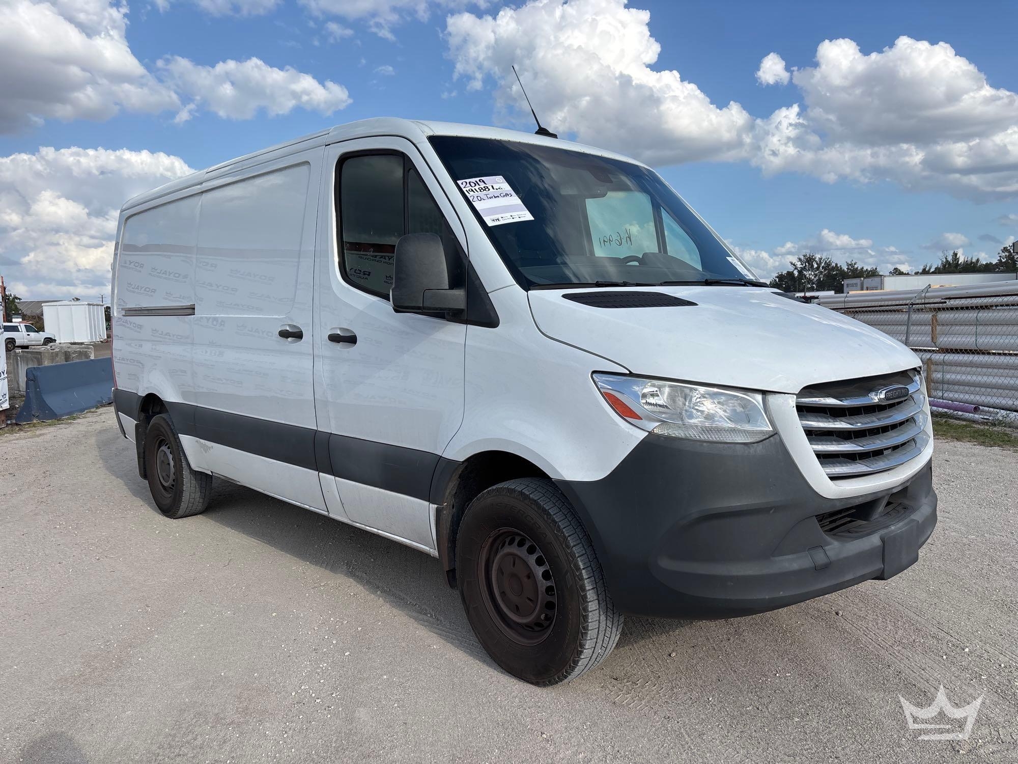 2019 Mercedes Sprinter 2500 Cargo Van (A64556)