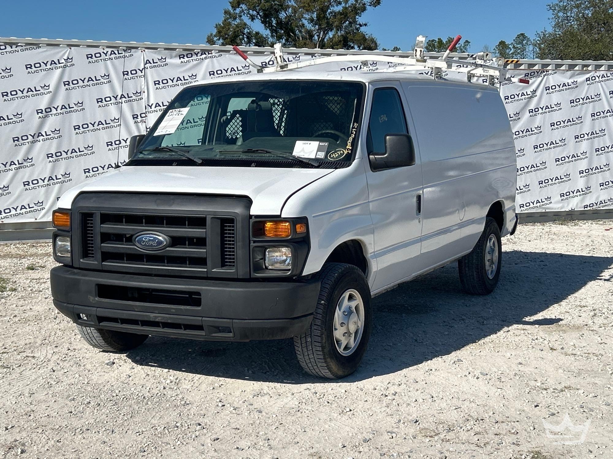 2013 Ford E-350 Cargo Van (A59230)