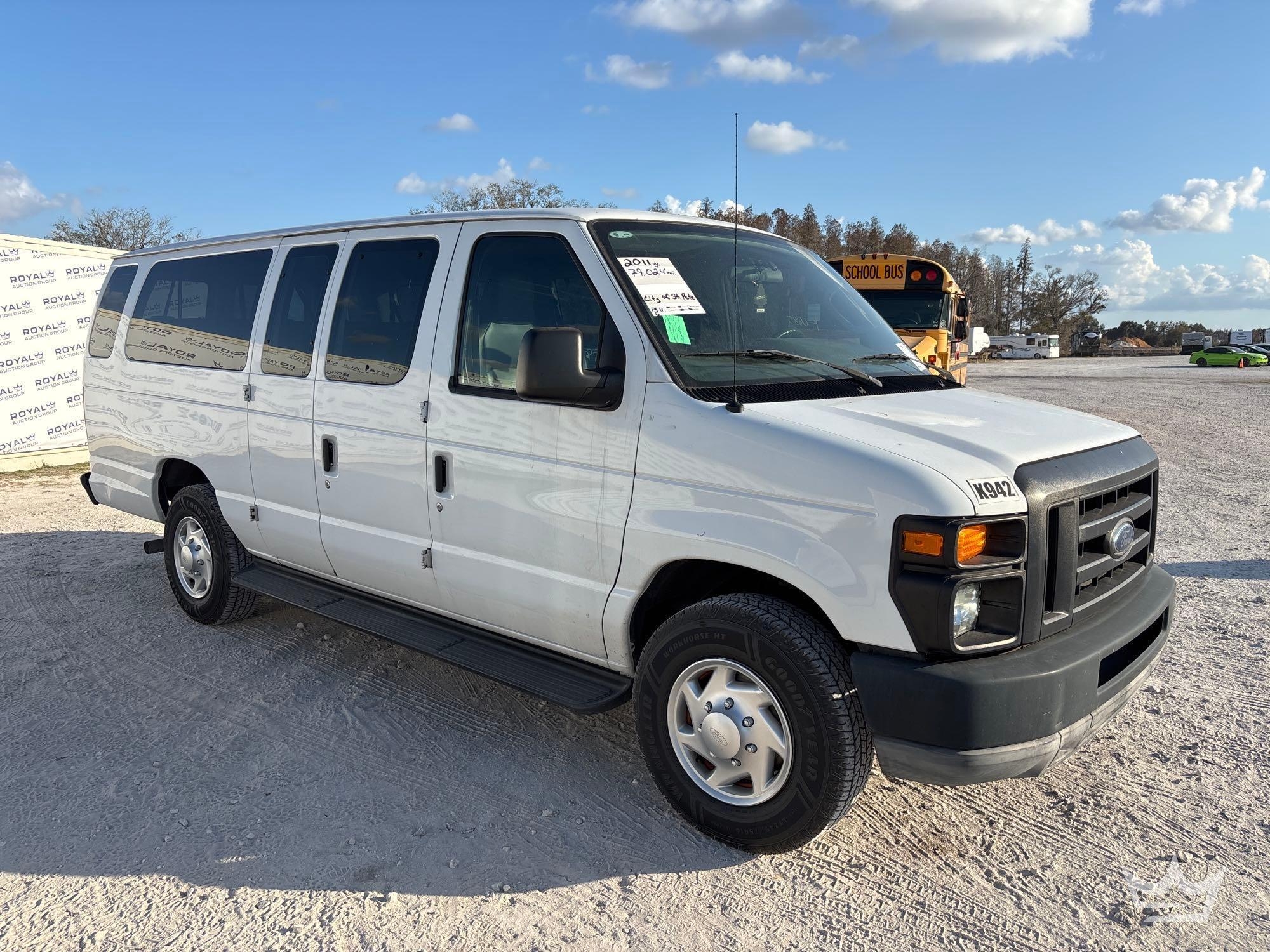 2011 Ford E-350 Passenger Van (A61573)