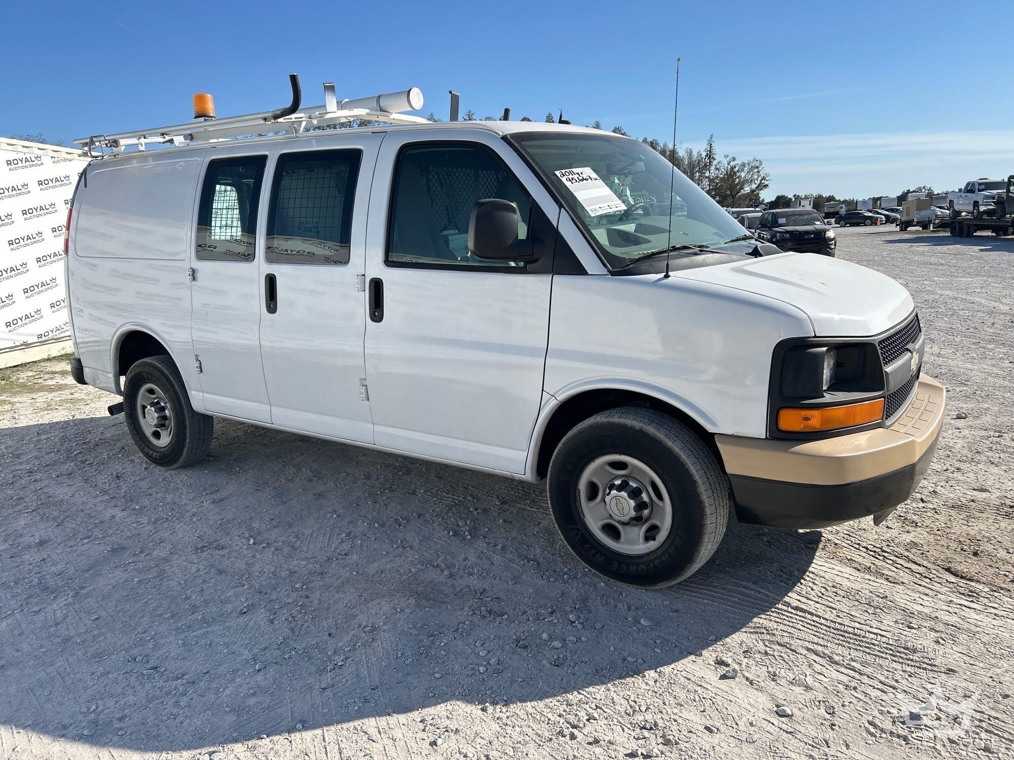 2011 Chevrolet Express 2500 Cargo Van (A64556)