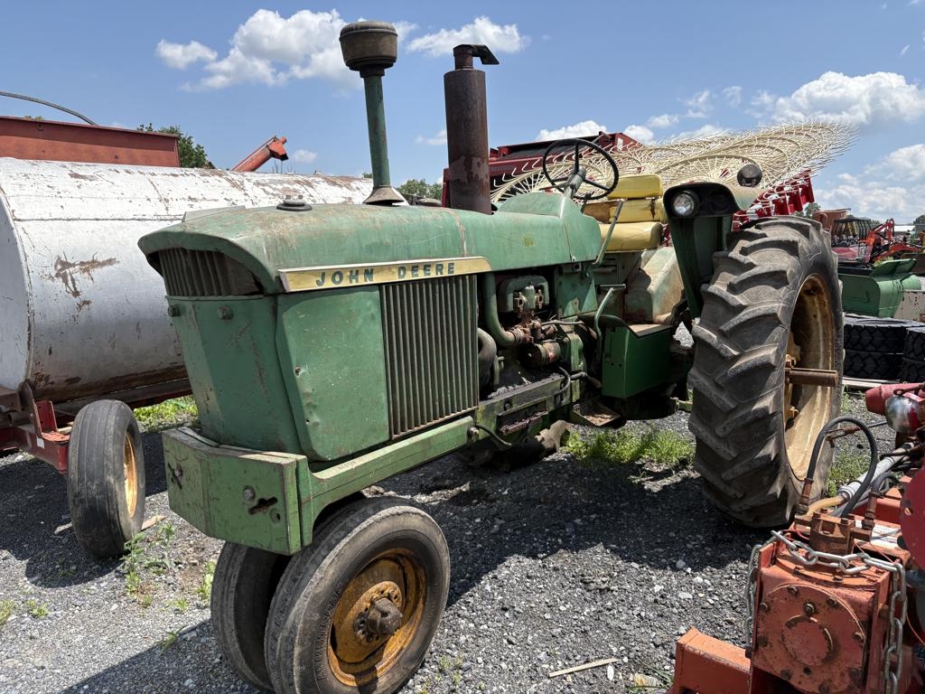 John Deere 3010 2WD Tractor (A49251)
