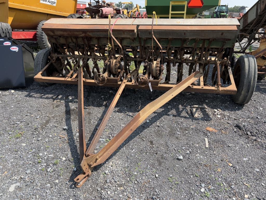 John Deere Vanburnt Grail Drill (A49251)