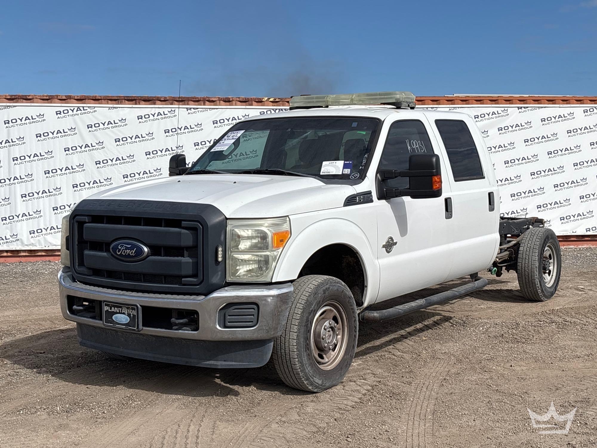 2015 Ford F-250 4x4 Cab and Chassis Truck (A61568)