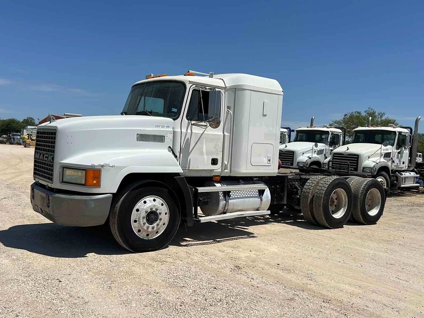 2000 MACK CH DAYCAB (A58214)