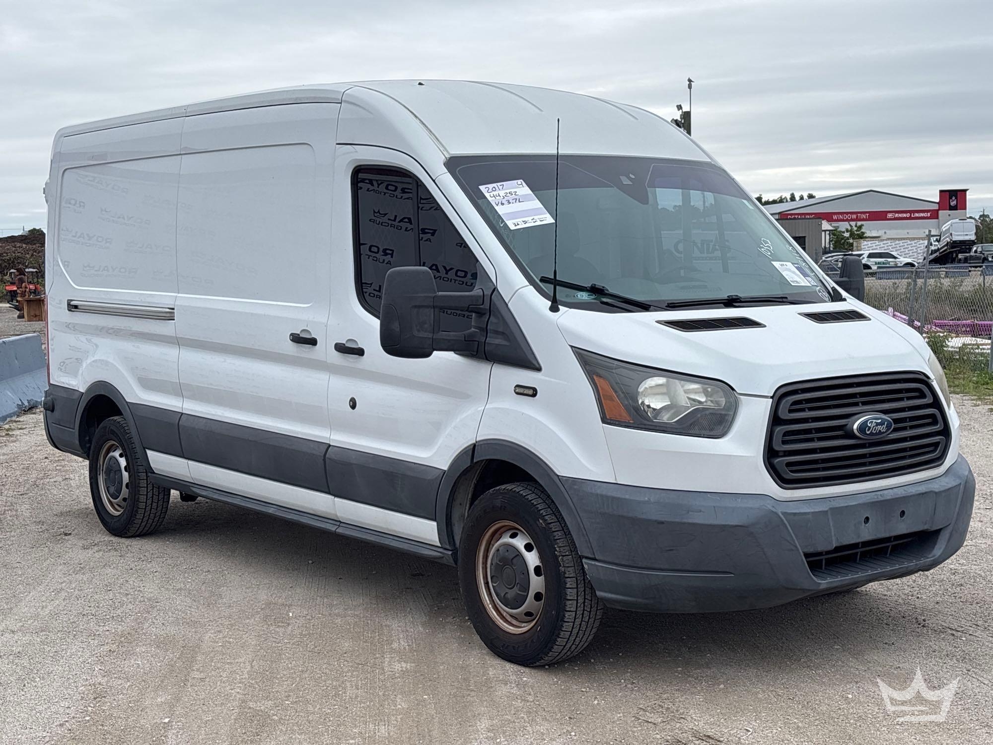 2017 Ford Transit 250 Cargo Van (A64556)