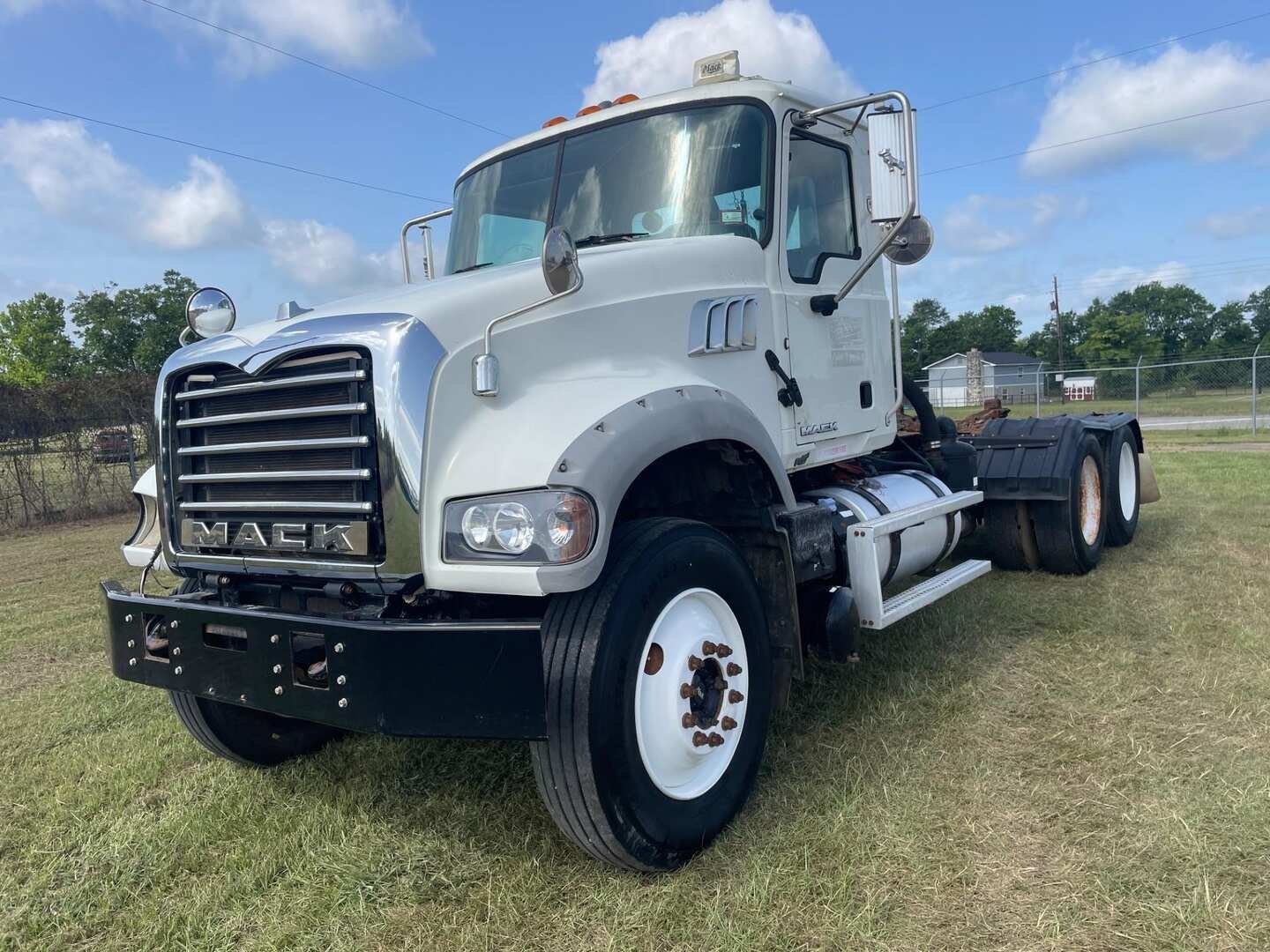 2015 MACK GU713 DAYCAB (A50854)