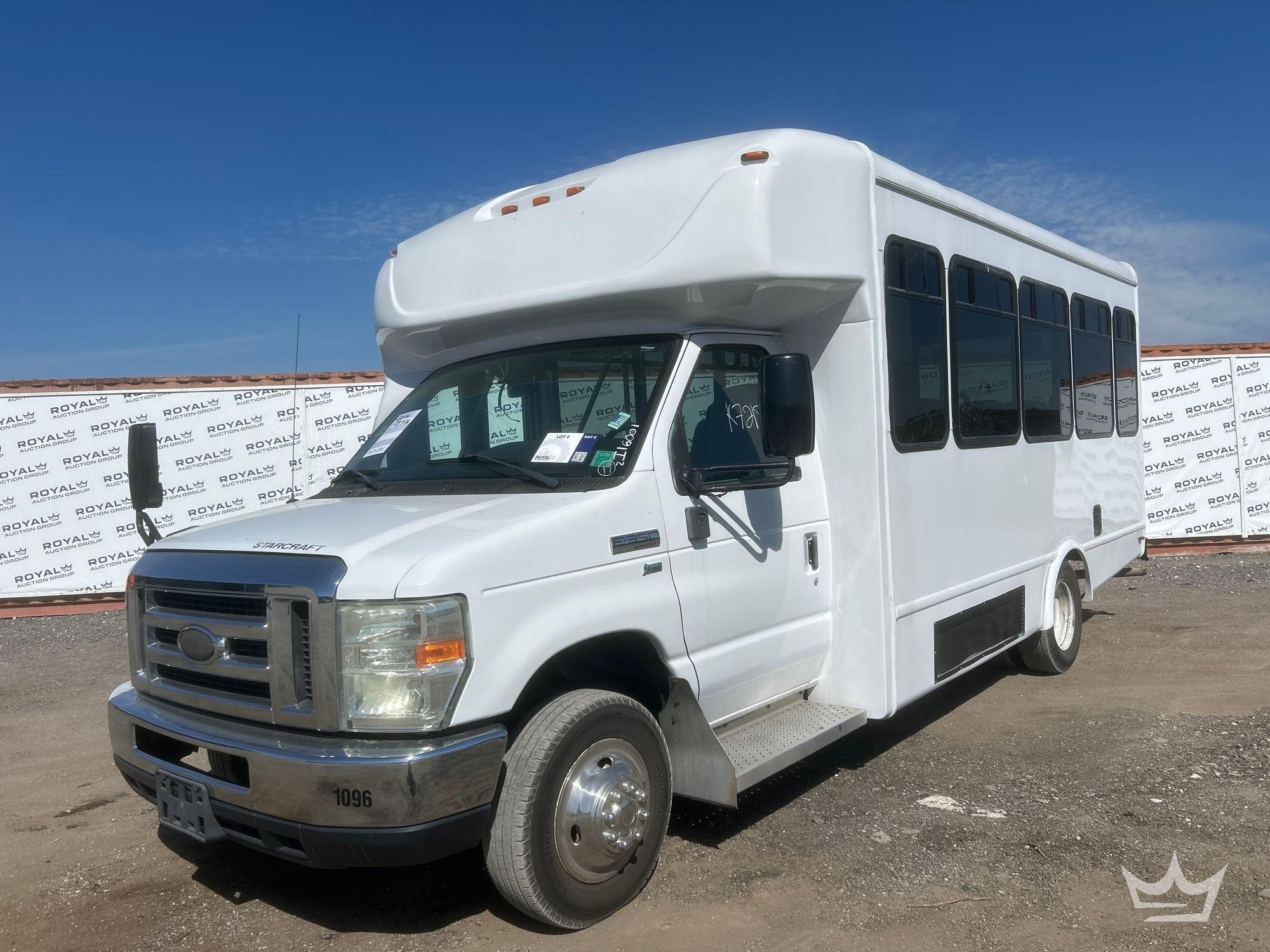 2016 Ford E-350 Passenger Bus (A61568)