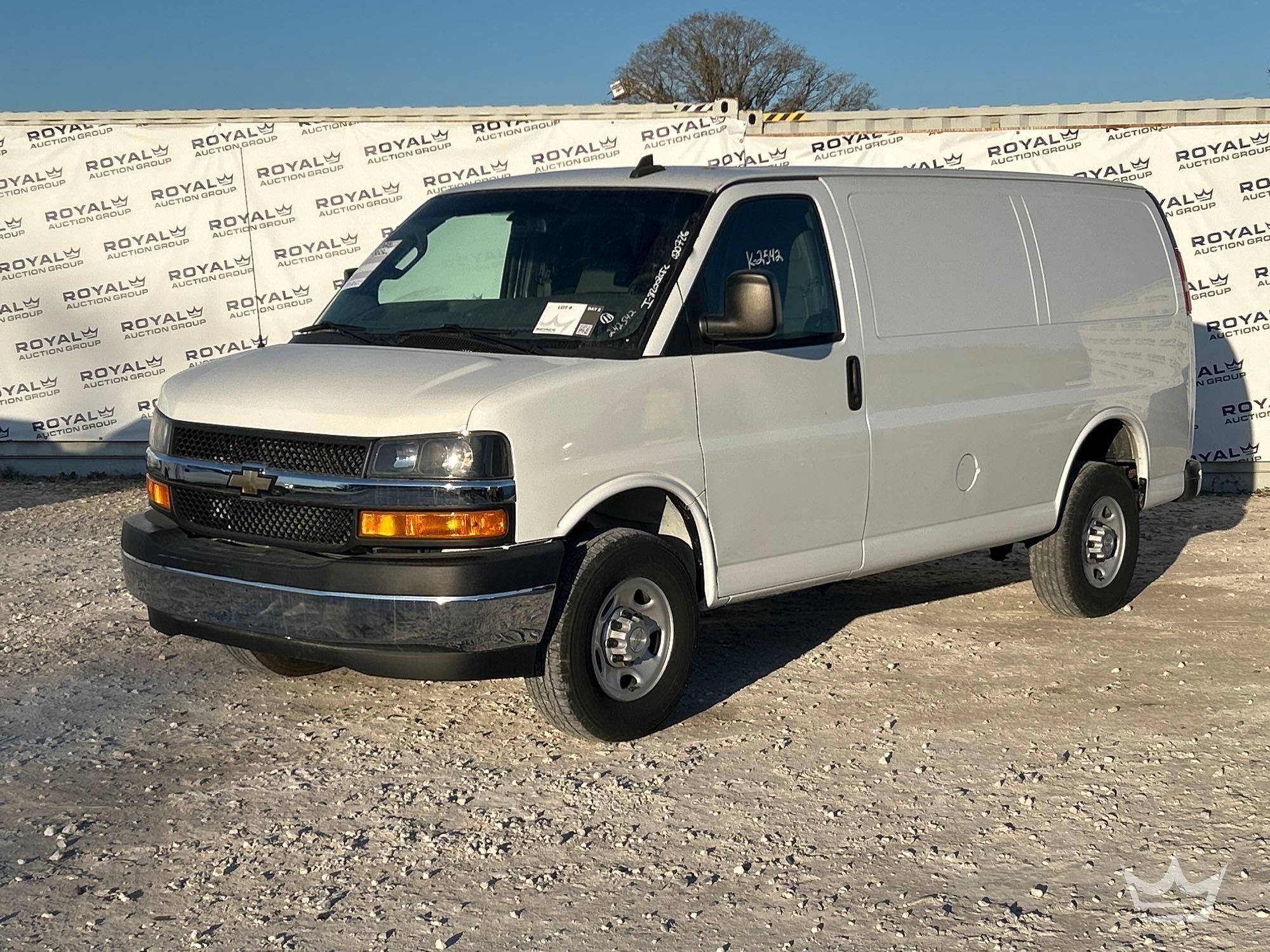 2023 Chevrolet Express 2500 Cargo Van (A61568)