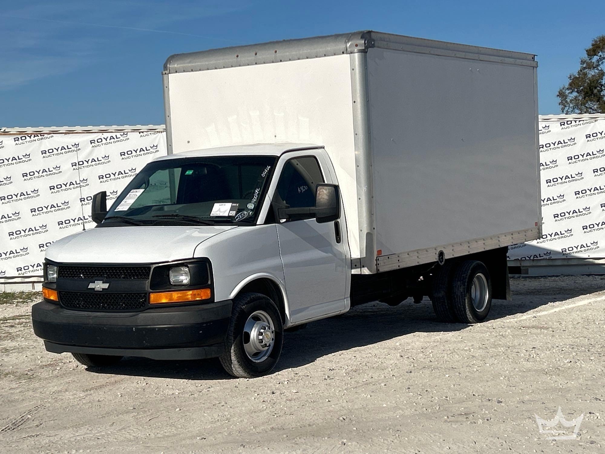 2017 Chevrolet Express 3500 14FT Box Truck (A61573)