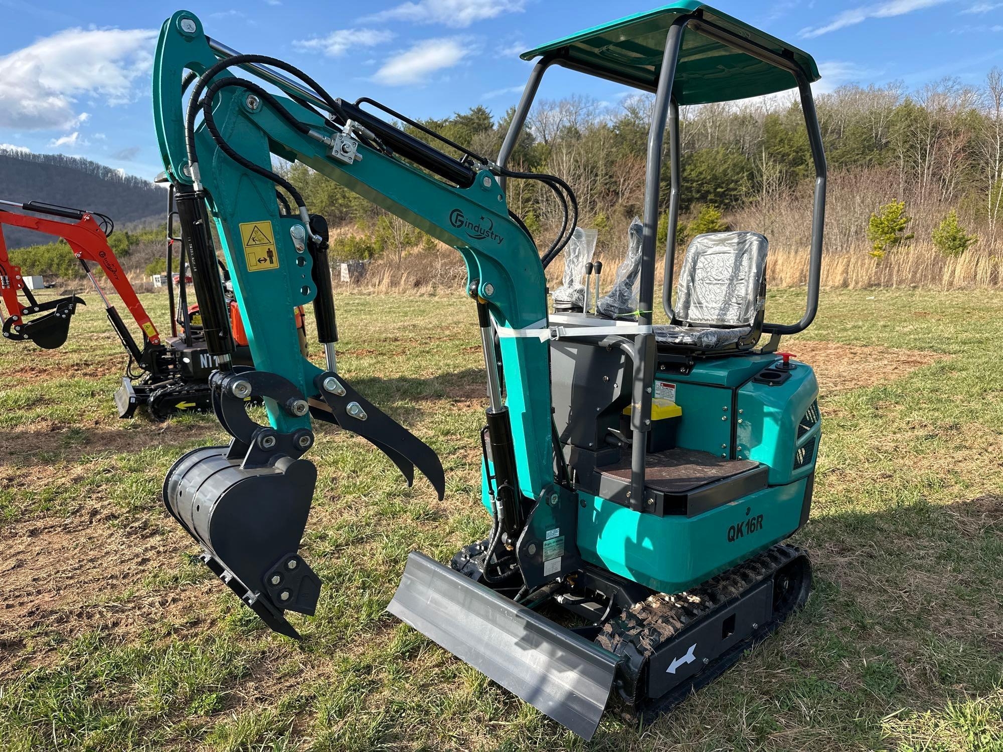 New/Unused CFG Industrial QK16R Mini Excavator (A65583)