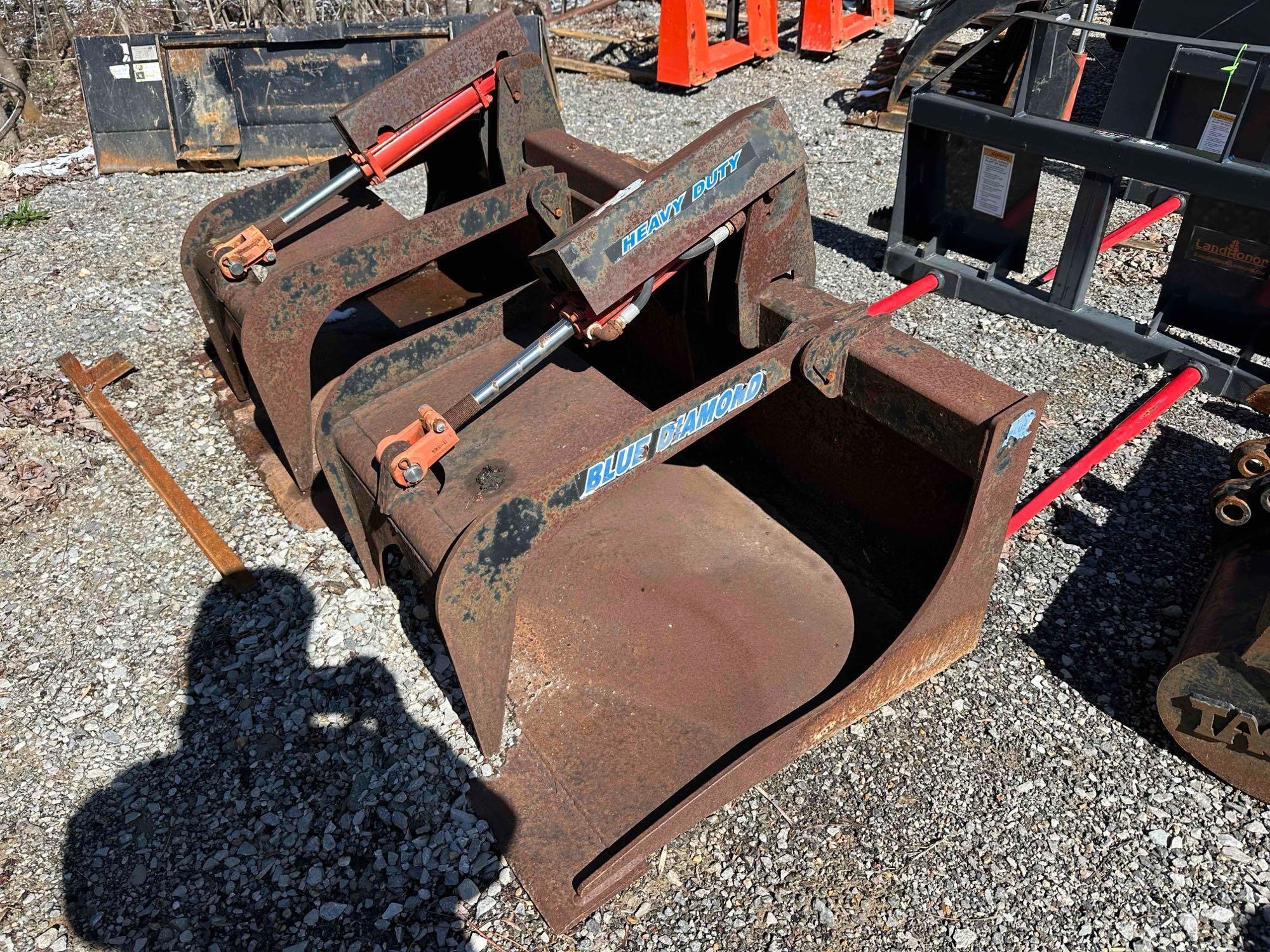 72in Blue Diamond Grapple Bucket (A65579)