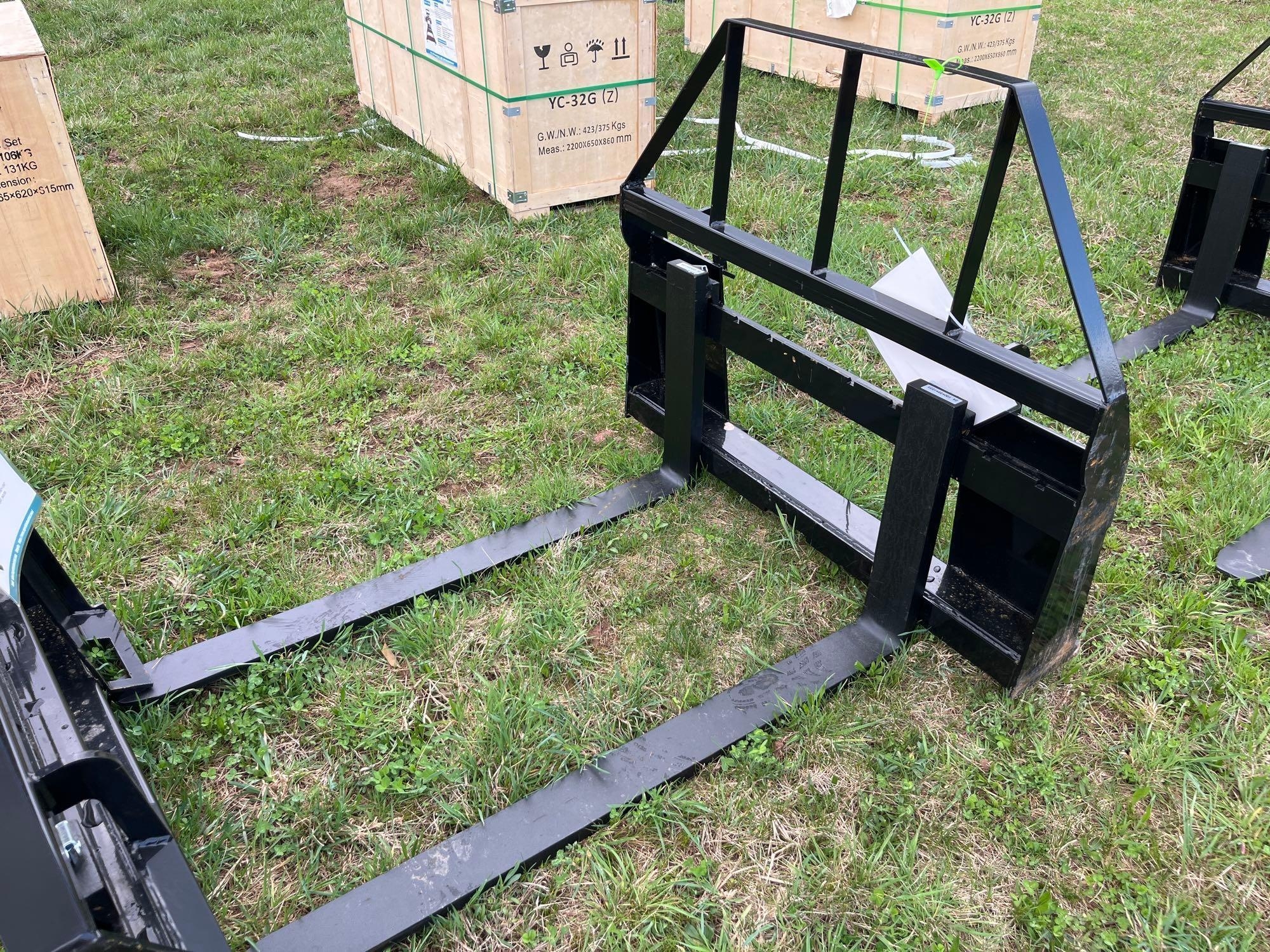 New/Unused Quick Attach Pallet Forks (A65583)